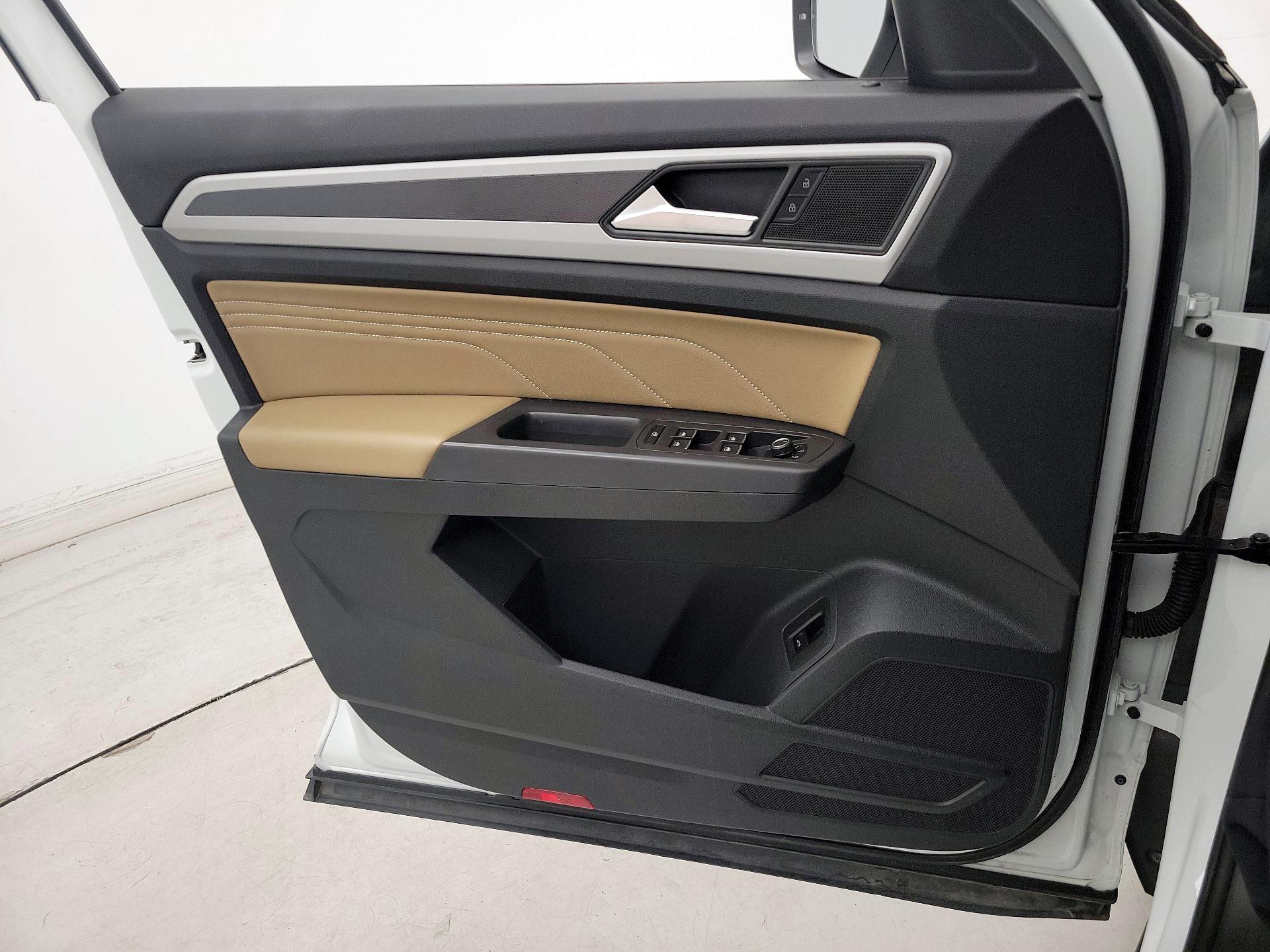Thumbnail: 2021 Volkswagen Atlas - 12