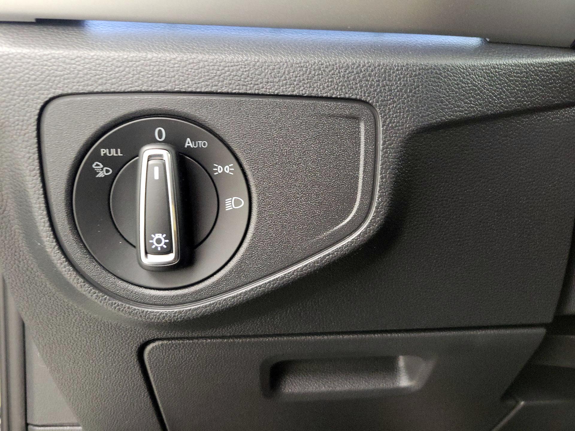 Thumbnail: 2021 Volkswagen Atlas - 13