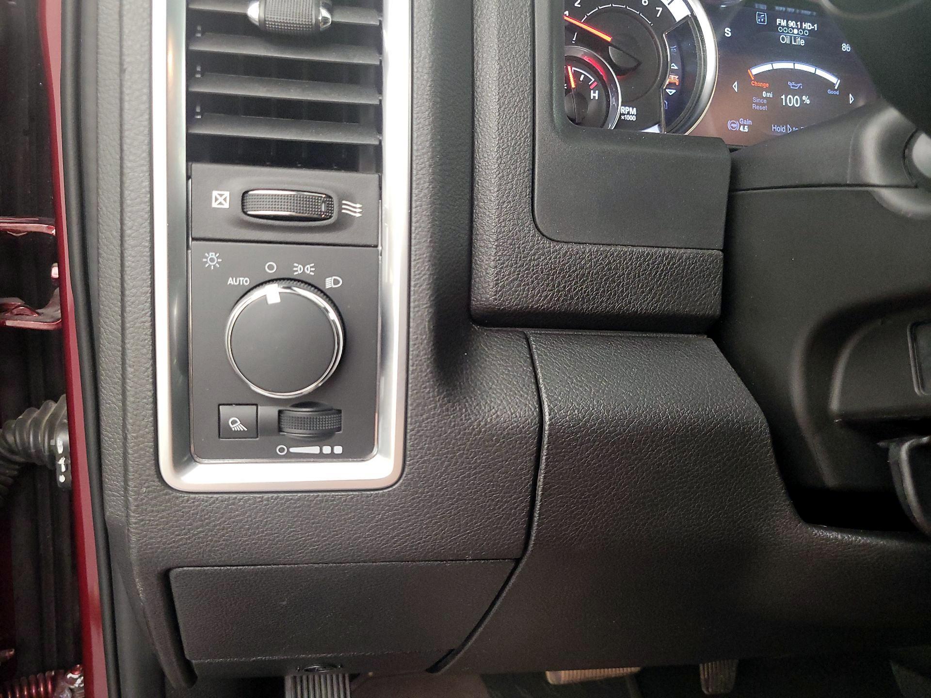 Thumbnail: 2022 RAM 1500 Classic - 13
