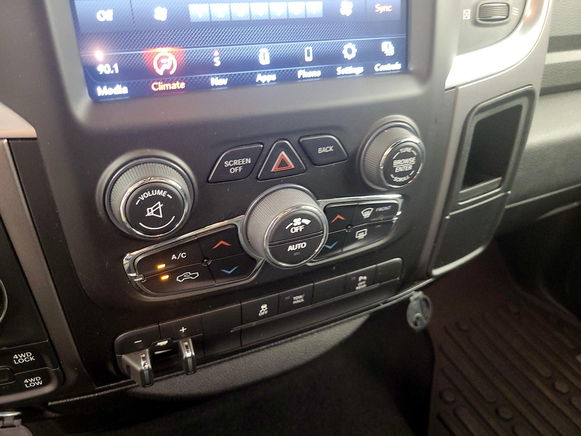 Thumbnail: 2022 RAM 1500 Classic - 17
