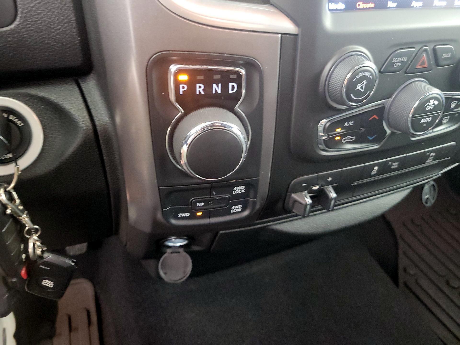 Thumbnail: 2022 RAM 1500 Classic - 18