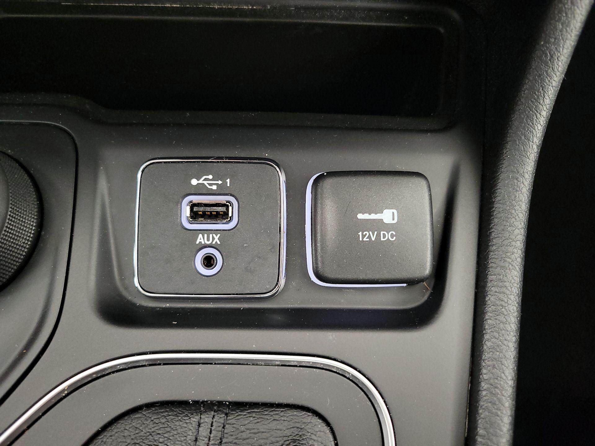 Thumbnail: 2022 Jeep Cherokee - 18