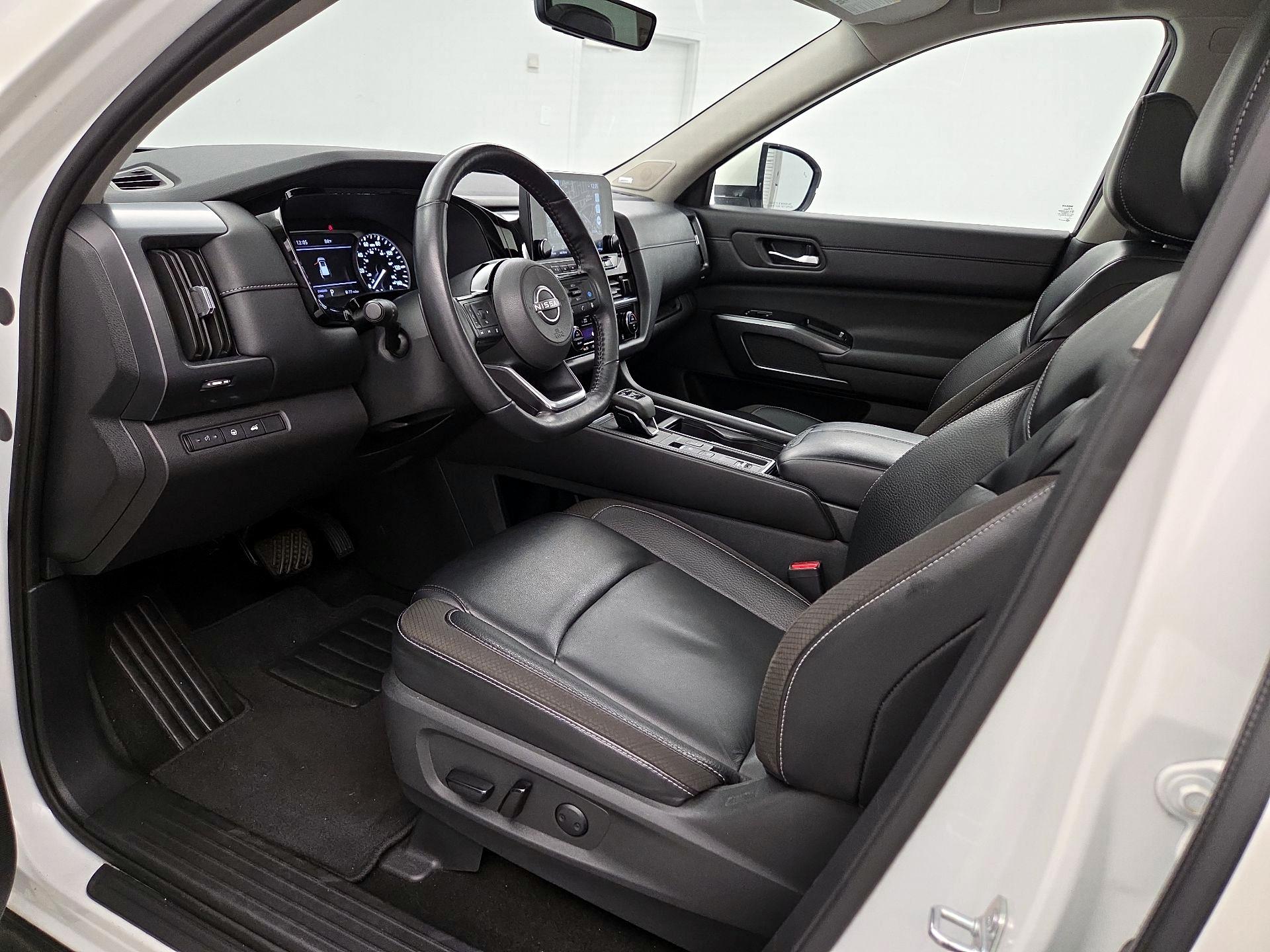 Thumbnail: 2023 Nissan Pathfinder - 11