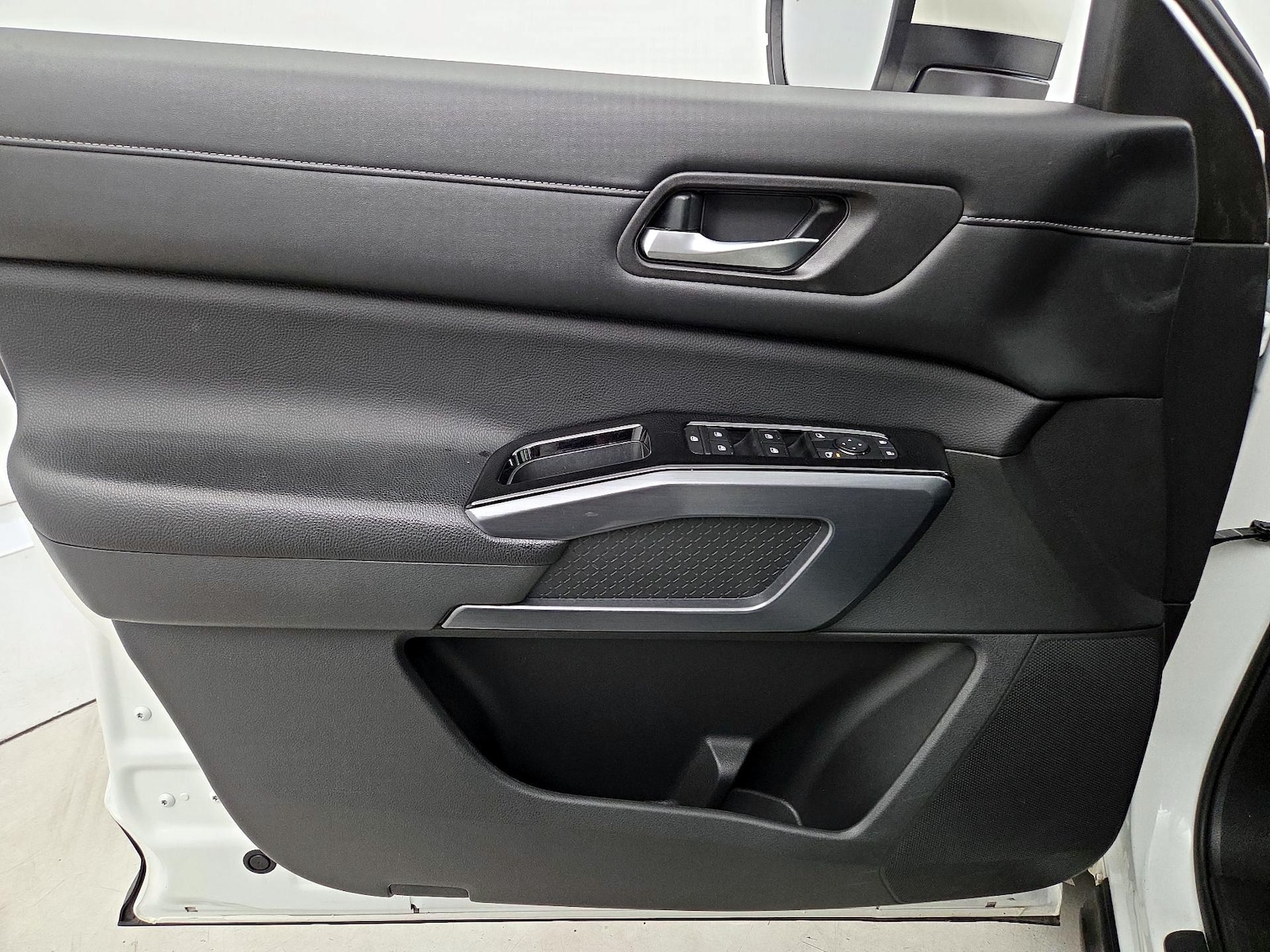 2023 Nissan Pathfinder SL - Photo 13