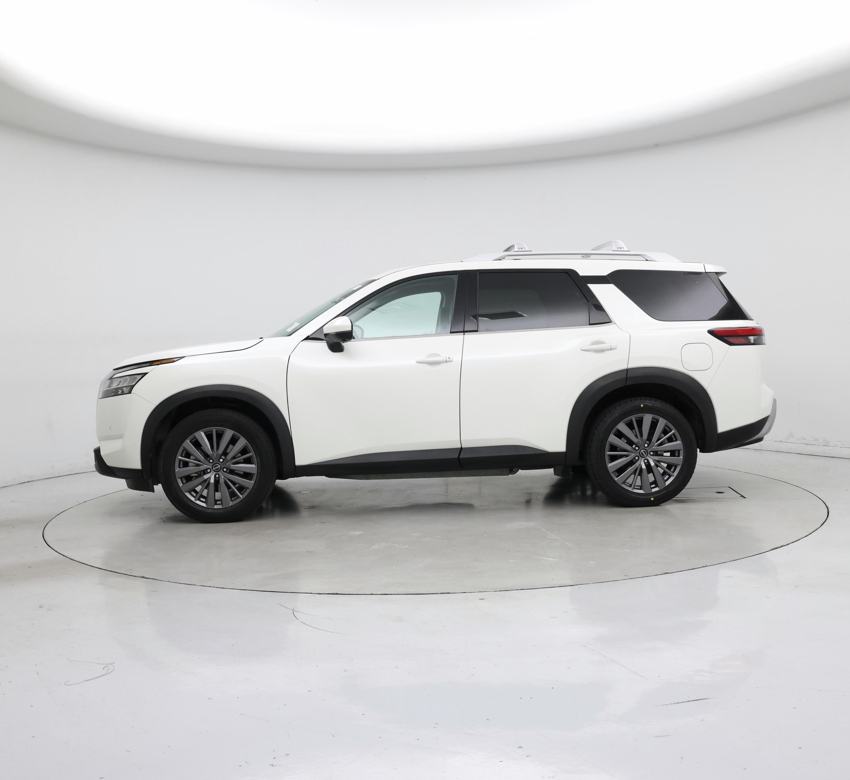 Thumbnail: 2023 Nissan Pathfinder - 3