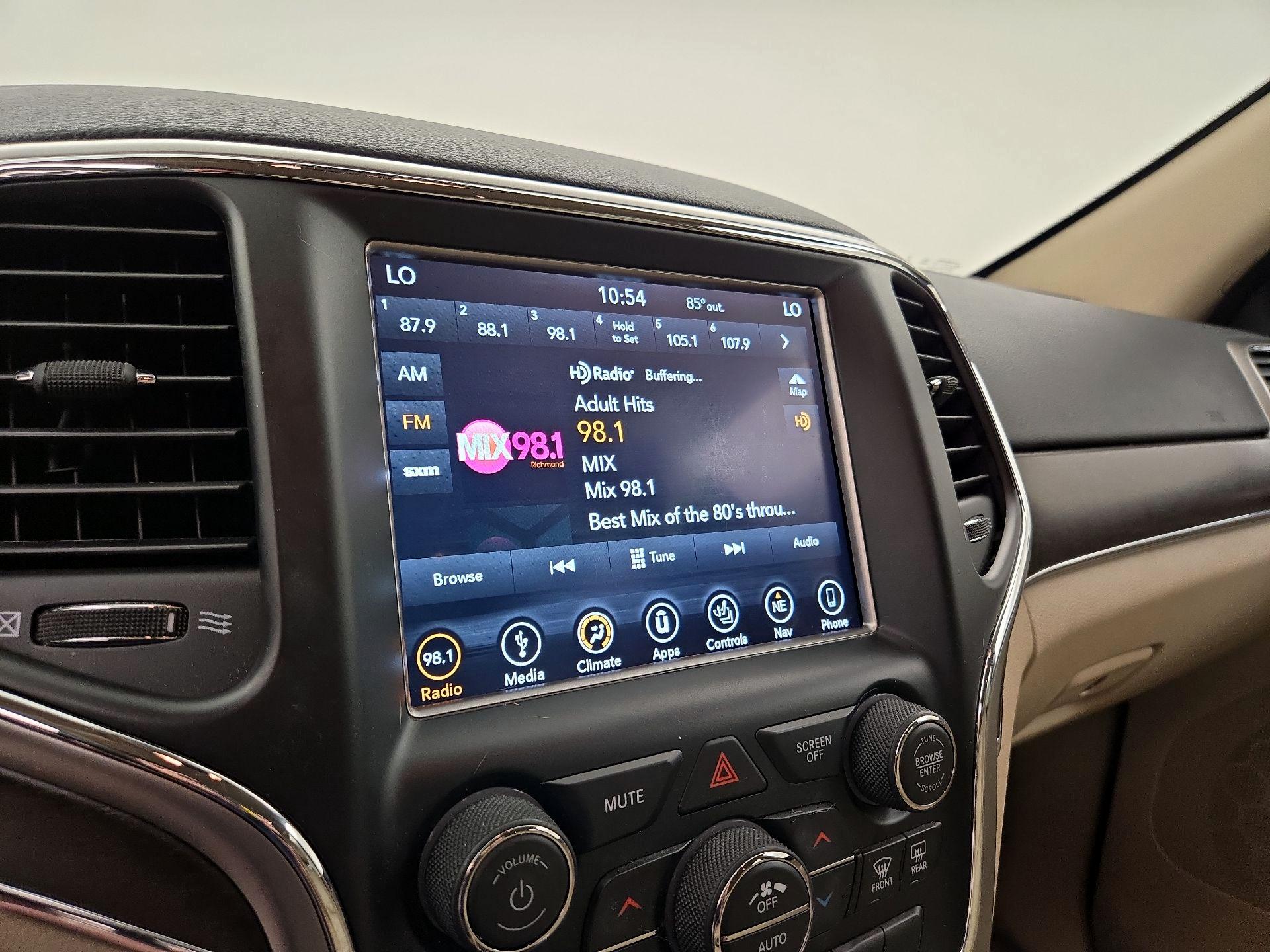 Thumbnail: 2018 Jeep Grand Cherokee - 16