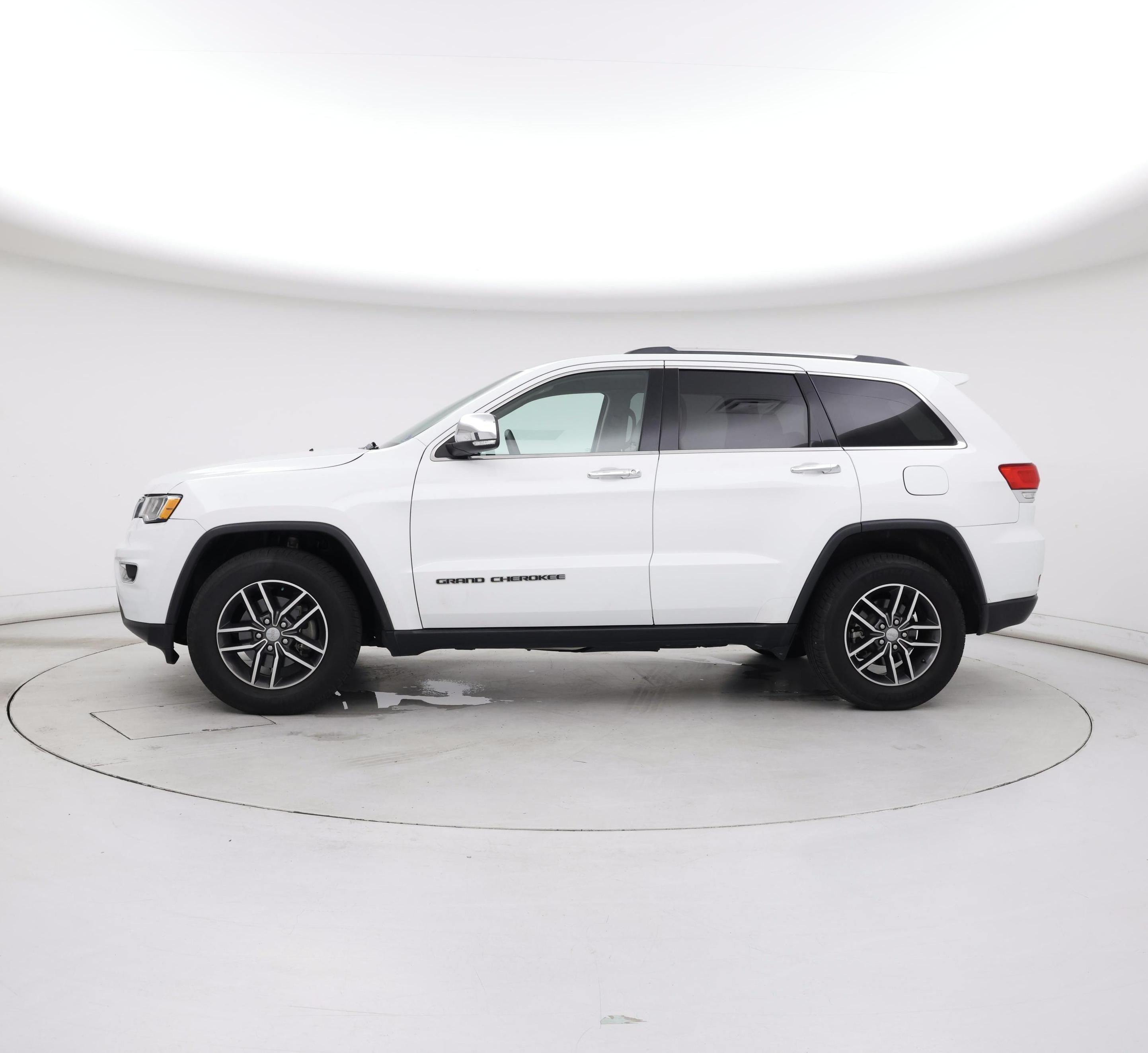 Thumbnail: 2018 Jeep Grand Cherokee - 3