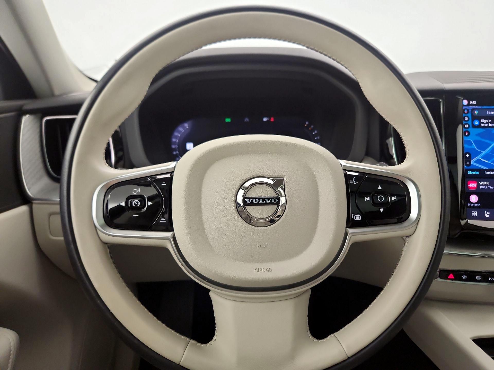 Thumbnail: 2025 Volvo XC60 - 10