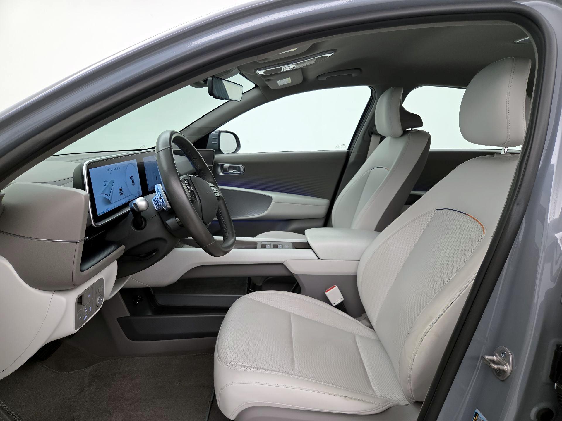 Thumbnail: 2023 Hyundai Ioniq 6 - 11