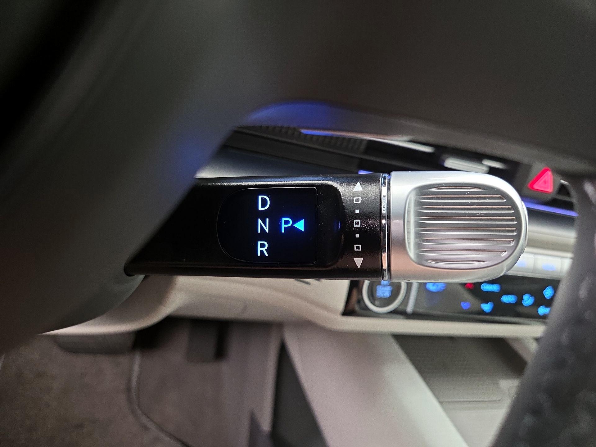 Thumbnail: 2023 Hyundai Ioniq 6 - 18