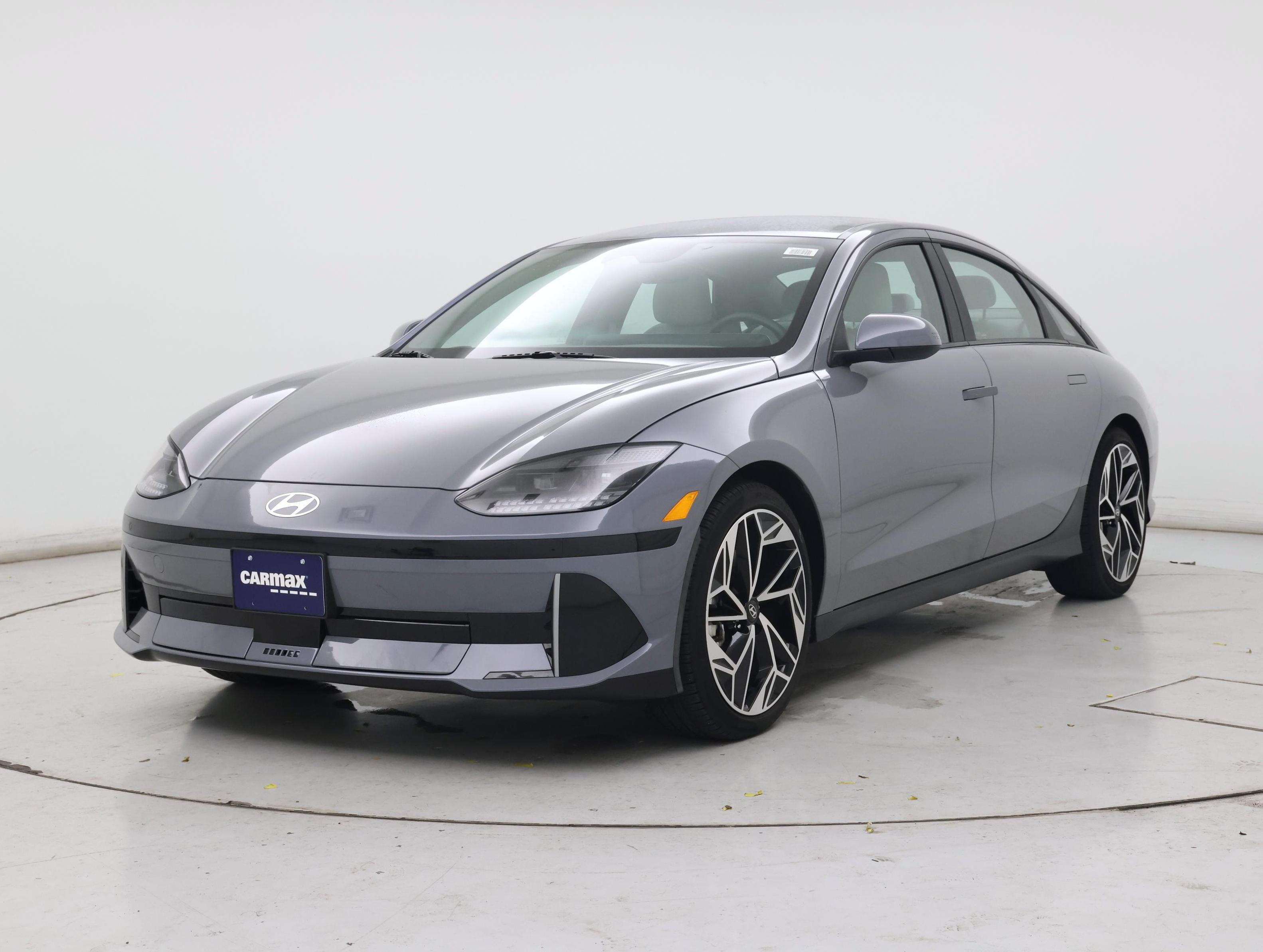 Thumbnail: 2023 Hyundai Ioniq 6 - 4