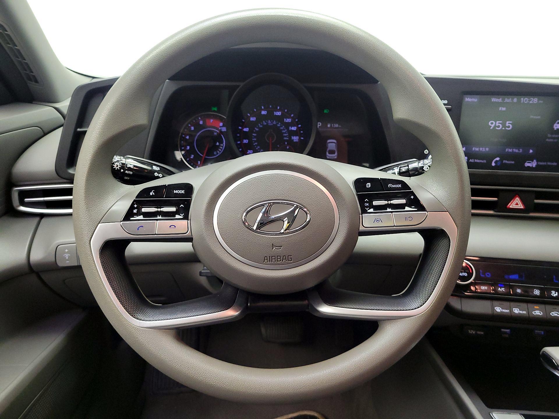 Thumbnail: 2022 Hyundai Elantra - 10