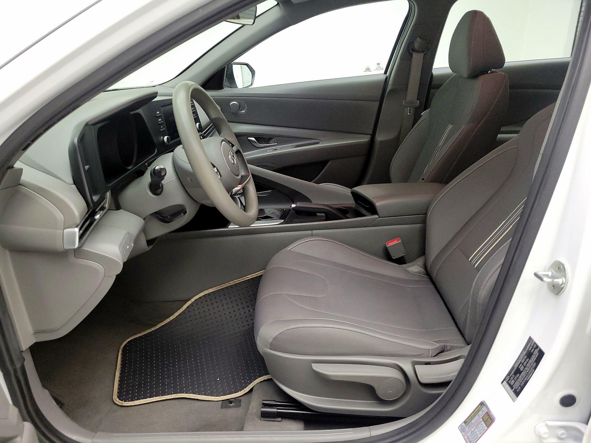 Thumbnail: 2022 Hyundai Elantra - 11