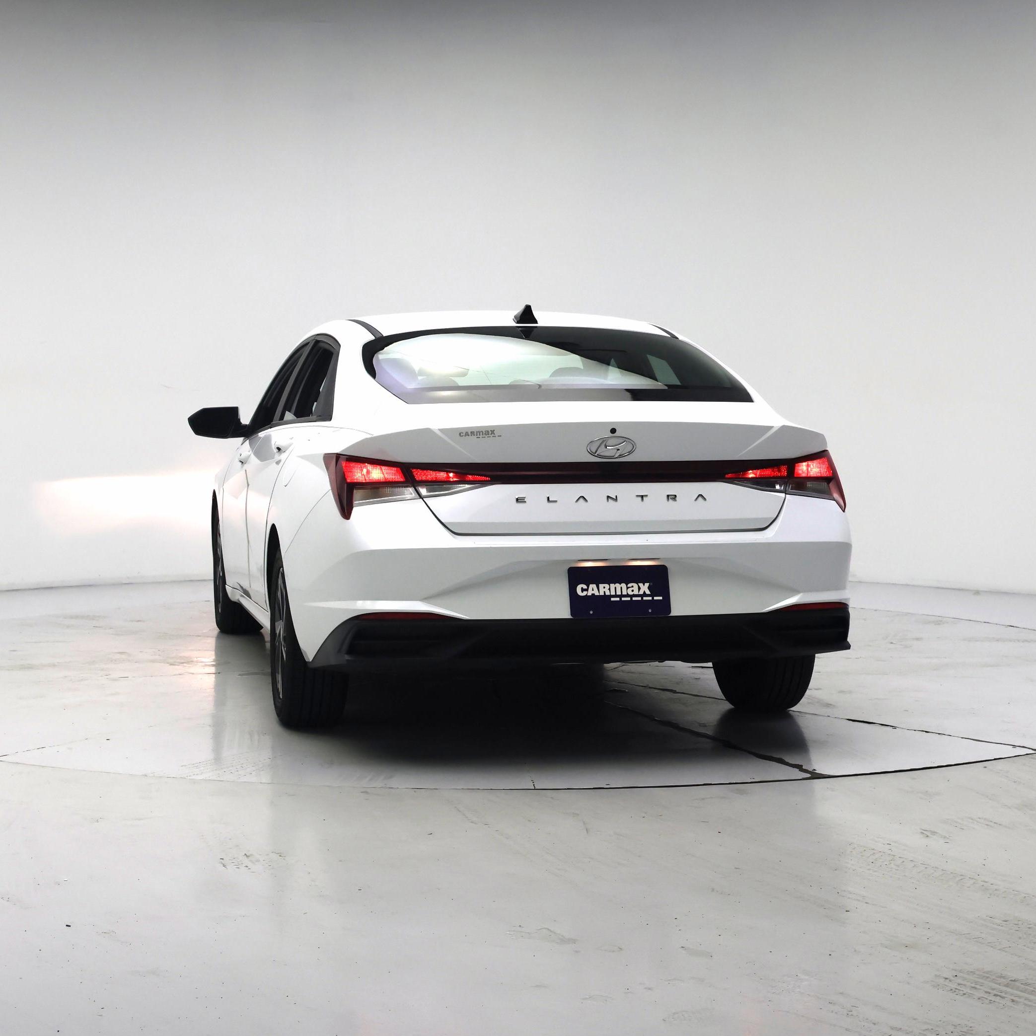 Thumbnail: 2022 Hyundai Elantra - 6