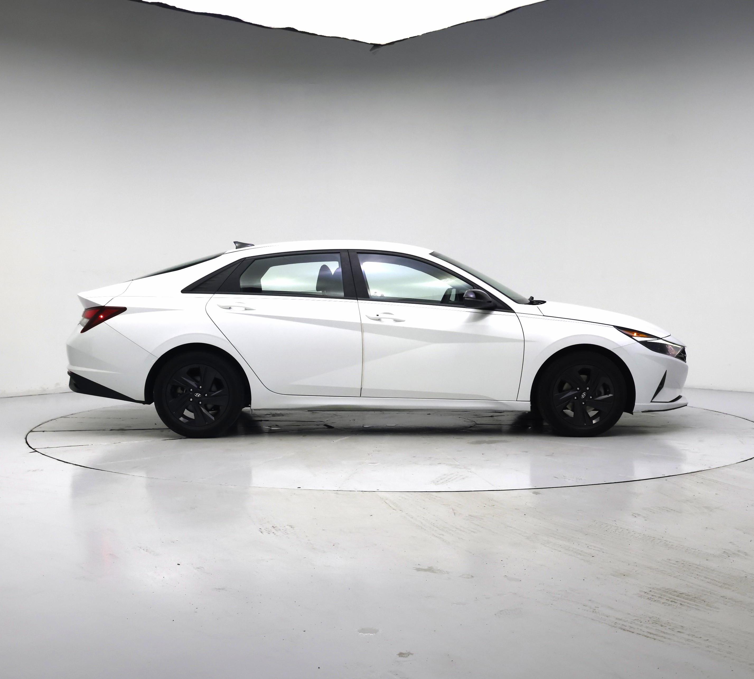 Thumbnail: 2022 Hyundai Elantra - 7