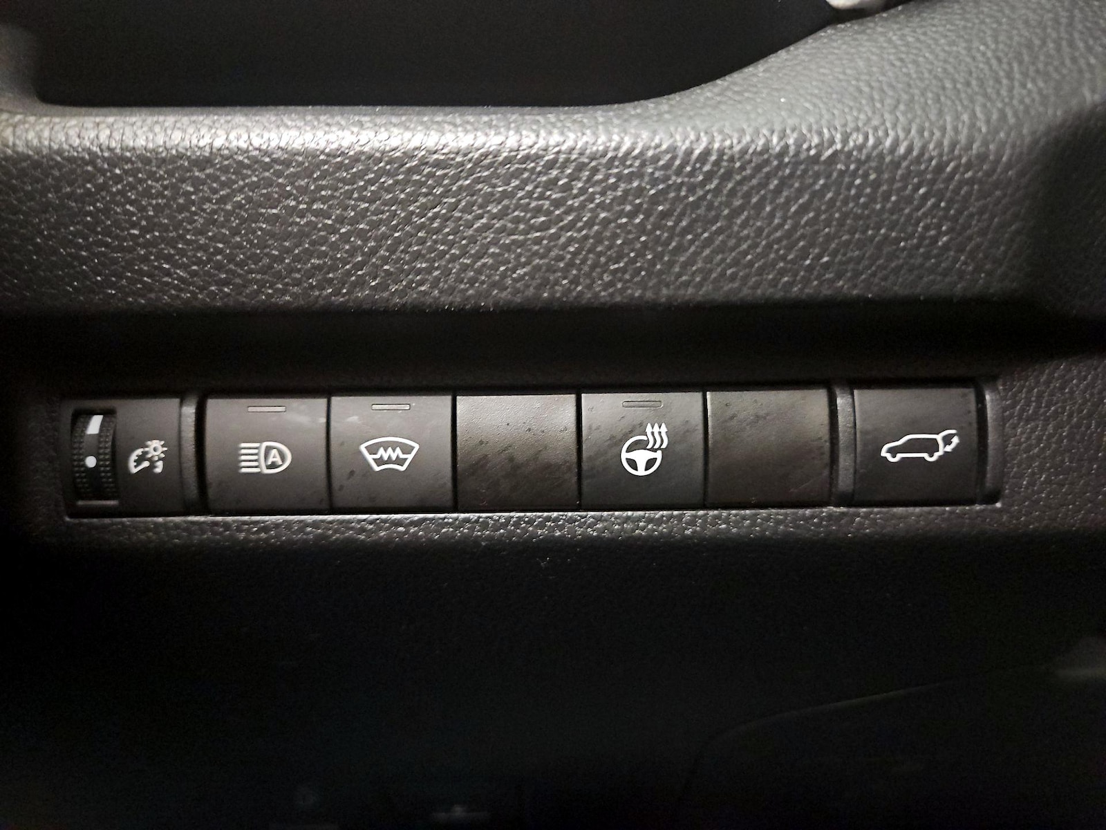 2024 Toyota RAV4 XLE Premium - Photo 14