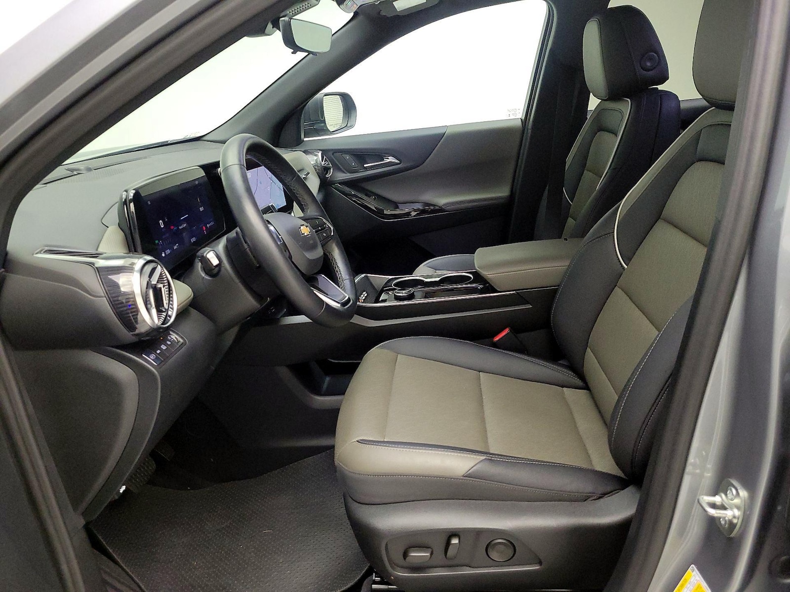 2026 Chevrolet Equinox LT - Photo 12