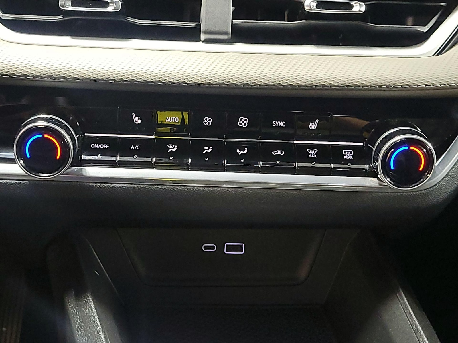 2026 Chevrolet Equinox LT - Photo 18