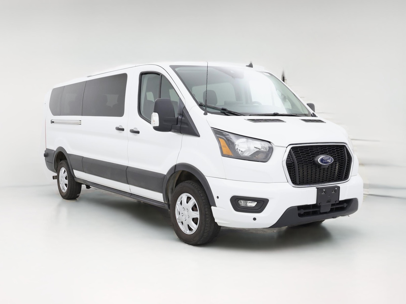 2024 Ford Transit Passenger Van XLT - Photo 1