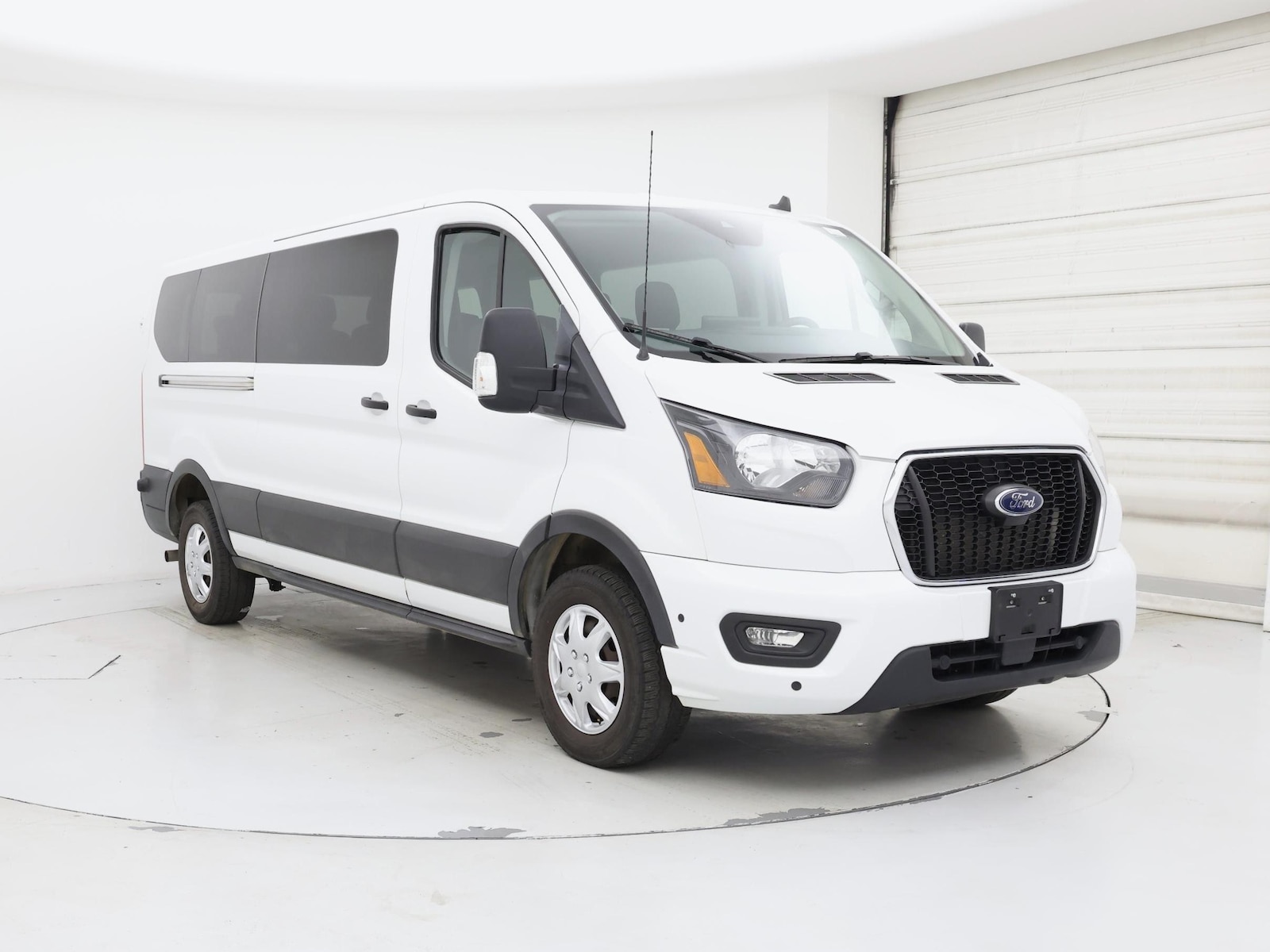 2024 Ford Transit Passenger Van XLT - Photo 2