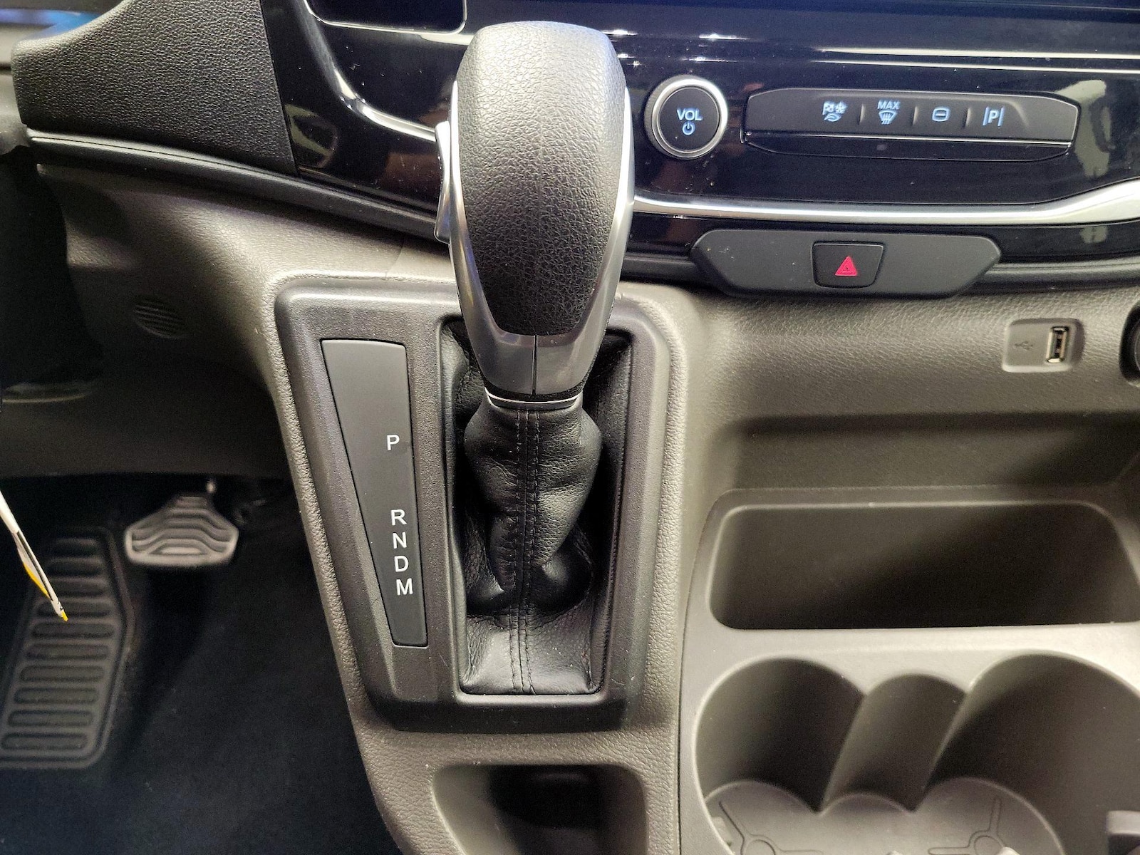 2024 Ford Transit Passenger Van XLT - Photo 18