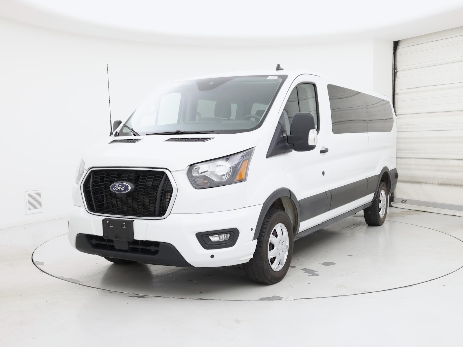 2024 Ford Transit Passenger Van XLT - Photo 5