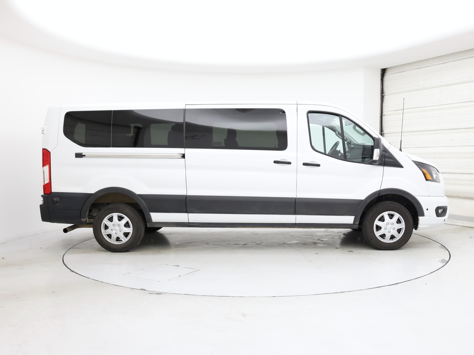 2024 Ford Transit Passenger Van XLT - Photo 8