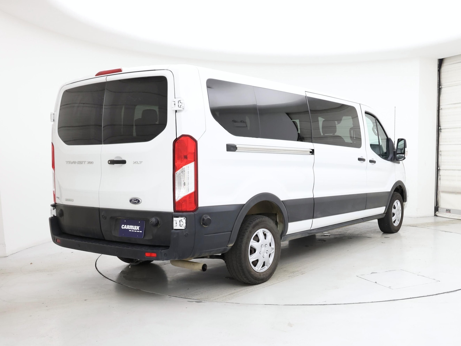 2024 Ford Transit Passenger Van XLT - Photo 9