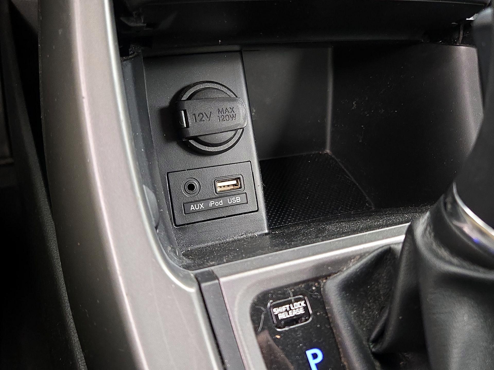 Thumbnail: 2015 Hyundai Elantra - 18