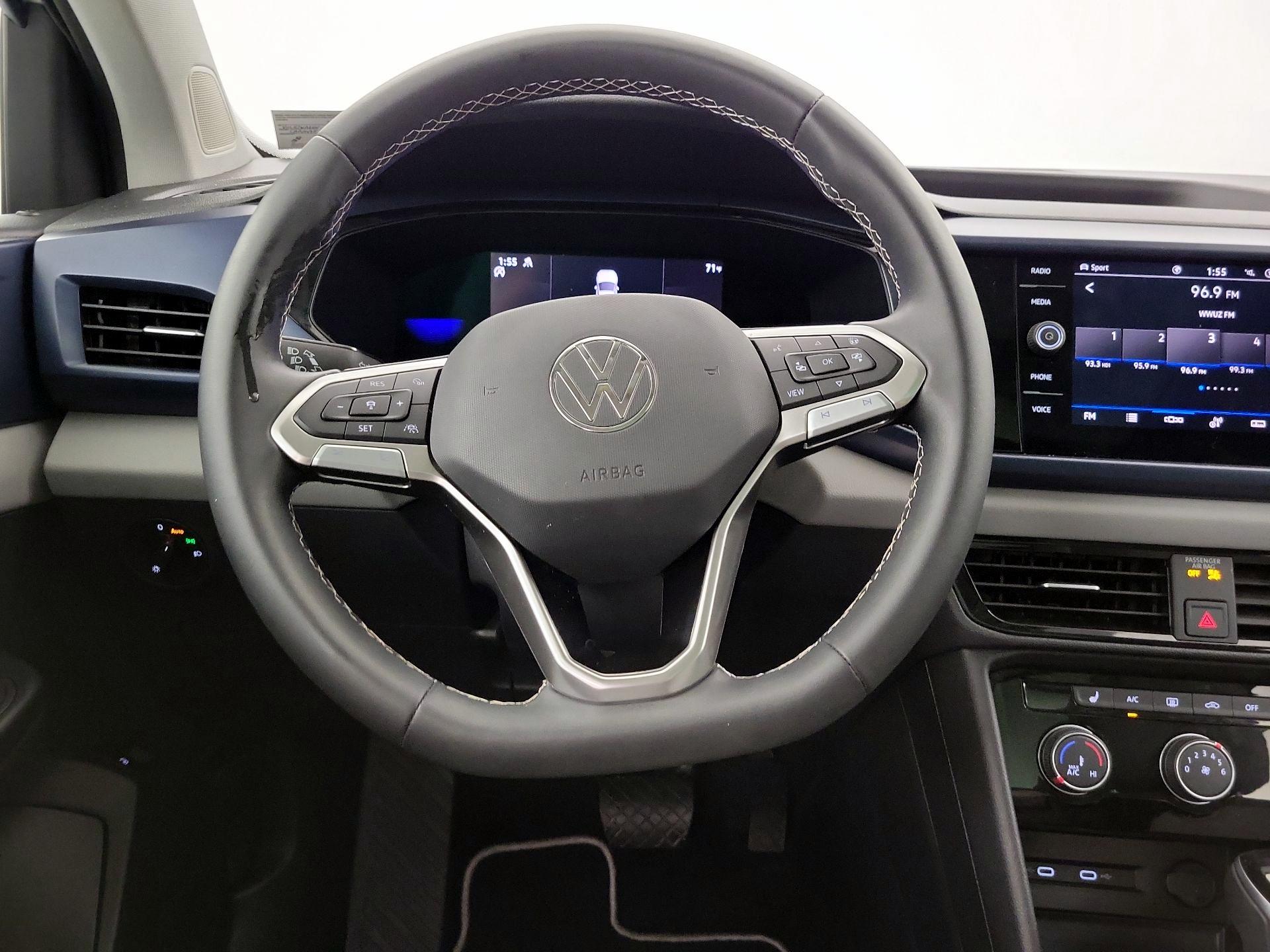 Thumbnail: 2023 Volkswagen Taos - 10