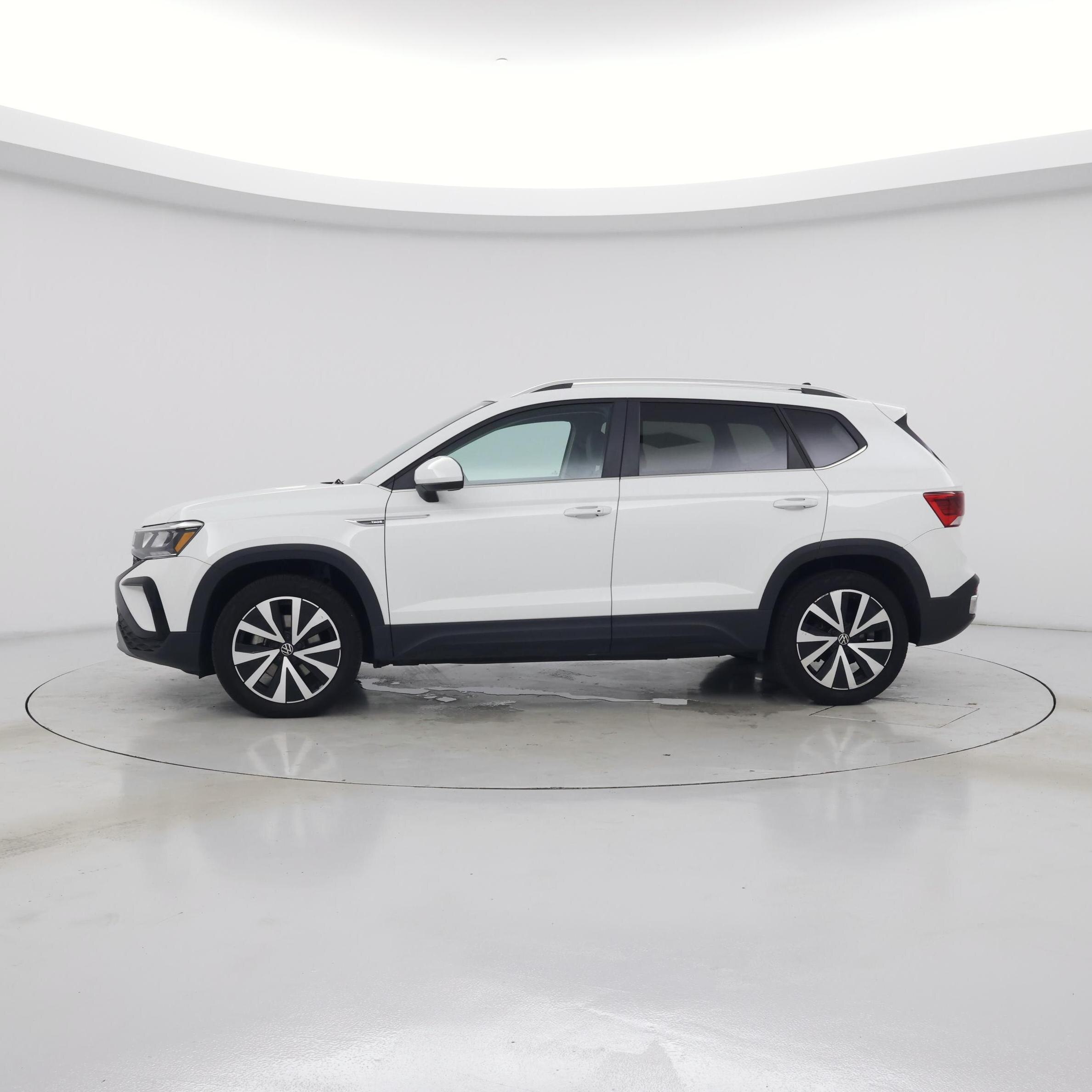 Thumbnail: 2023 Volkswagen Taos - 3