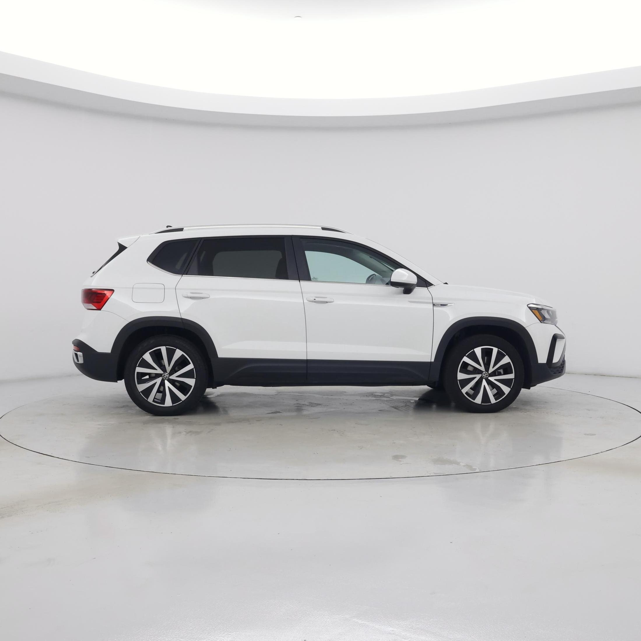 Thumbnail: 2023 Volkswagen Taos - 7