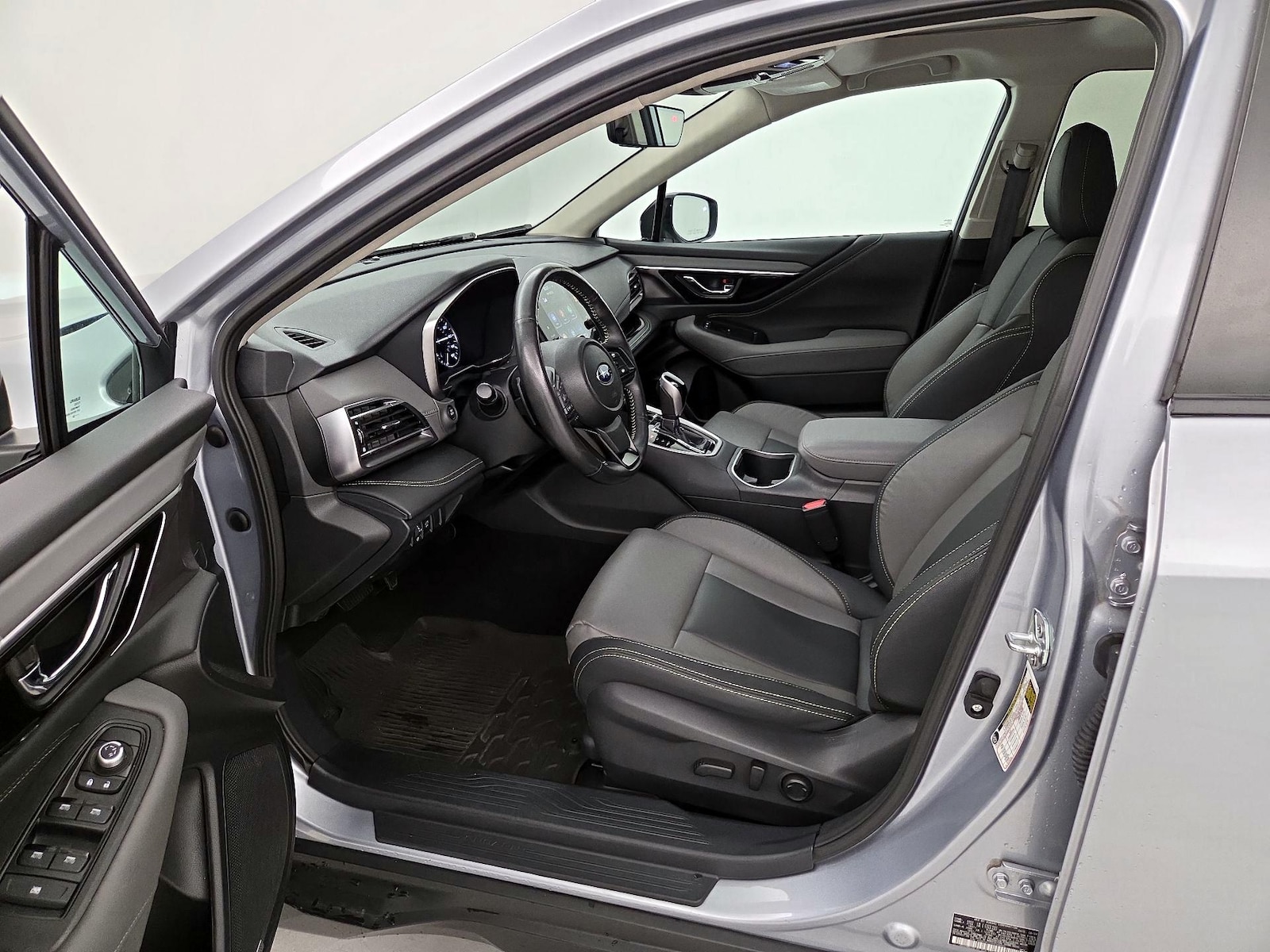 2025 Subaru Outback Onyx Edition - Photo 12