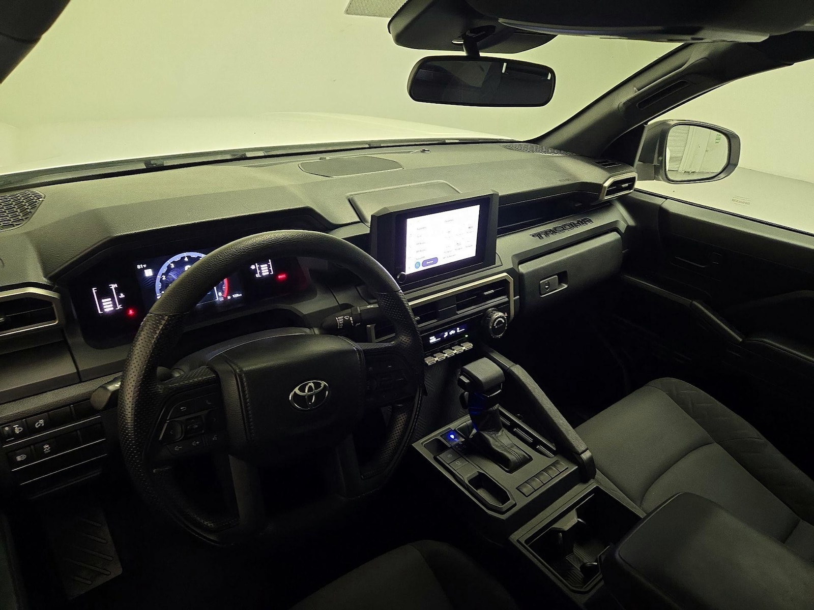 2024 Toyota Tacoma SR - Photo 10