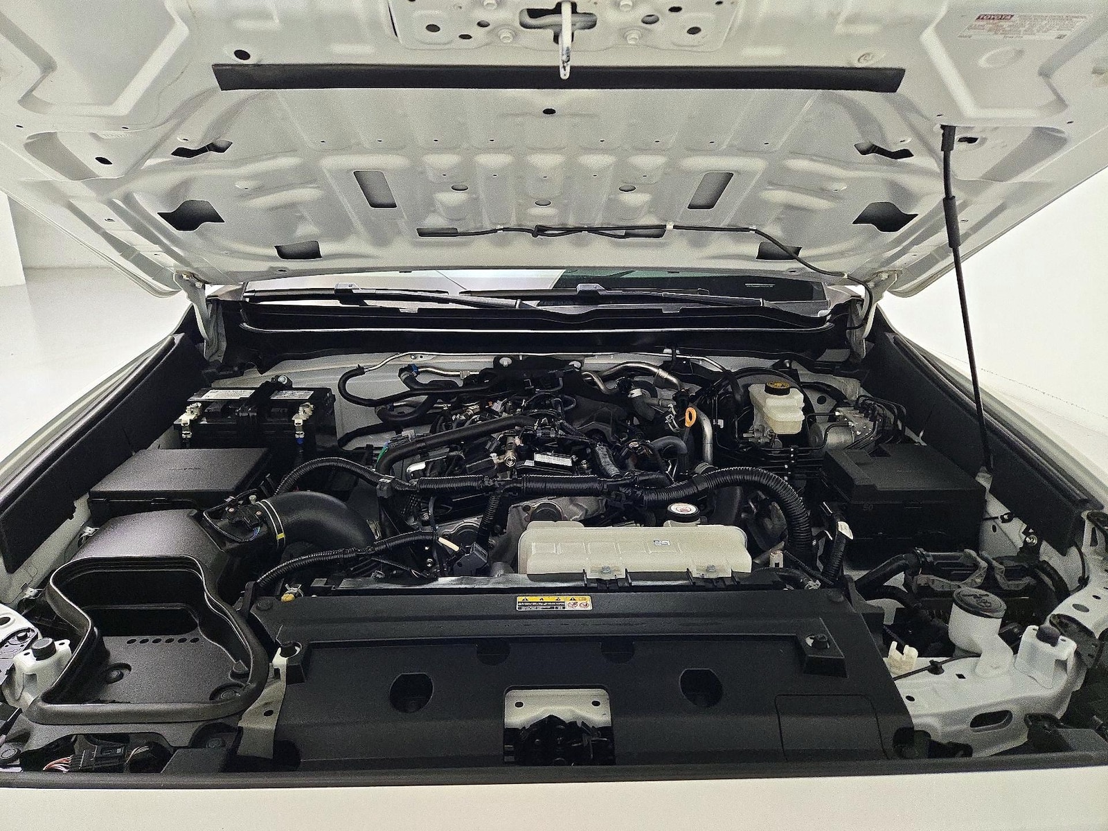 2024 Toyota Tacoma SR - Photo 21