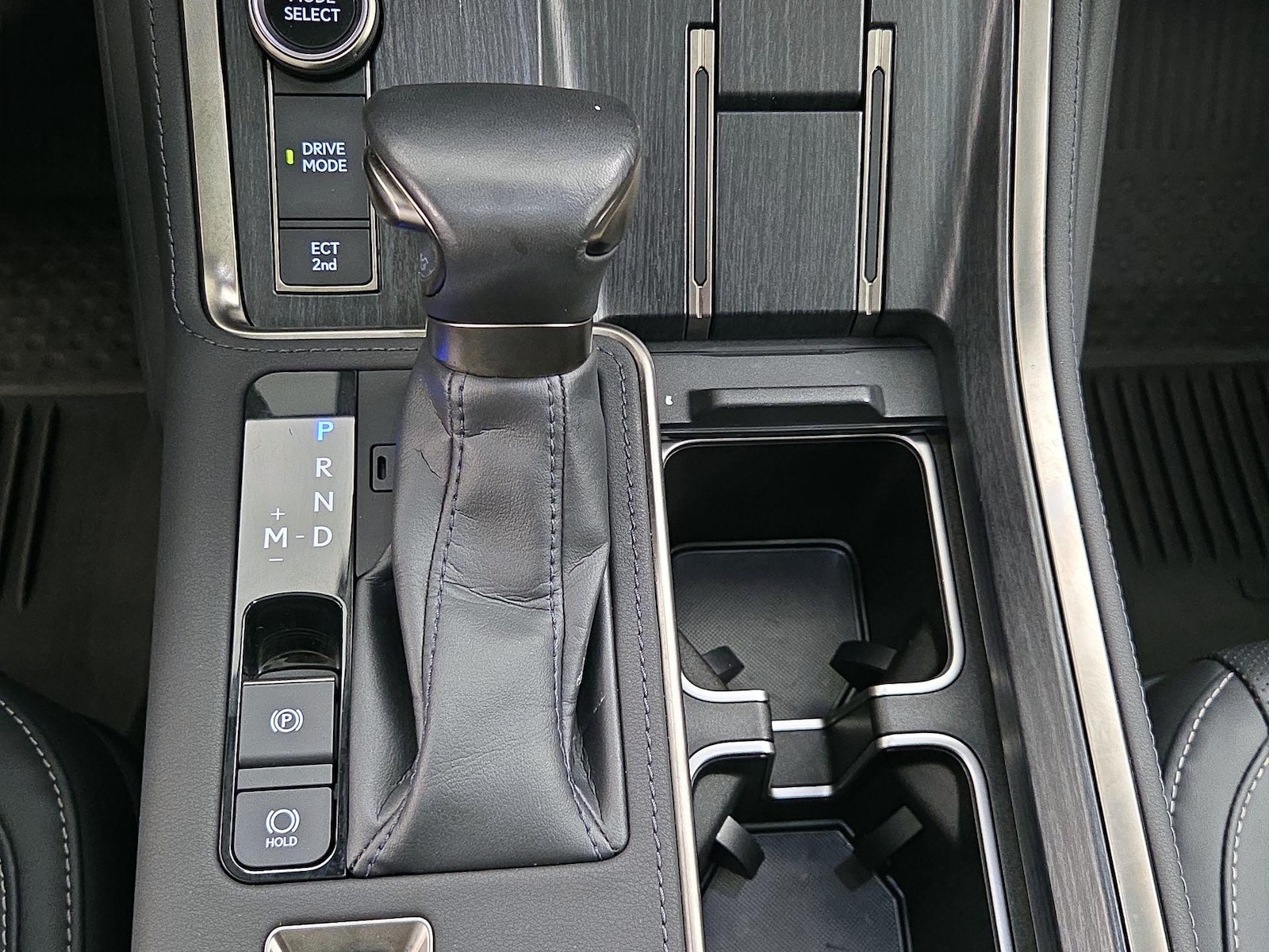 2024 Lexus GX Premium+ - Photo 18