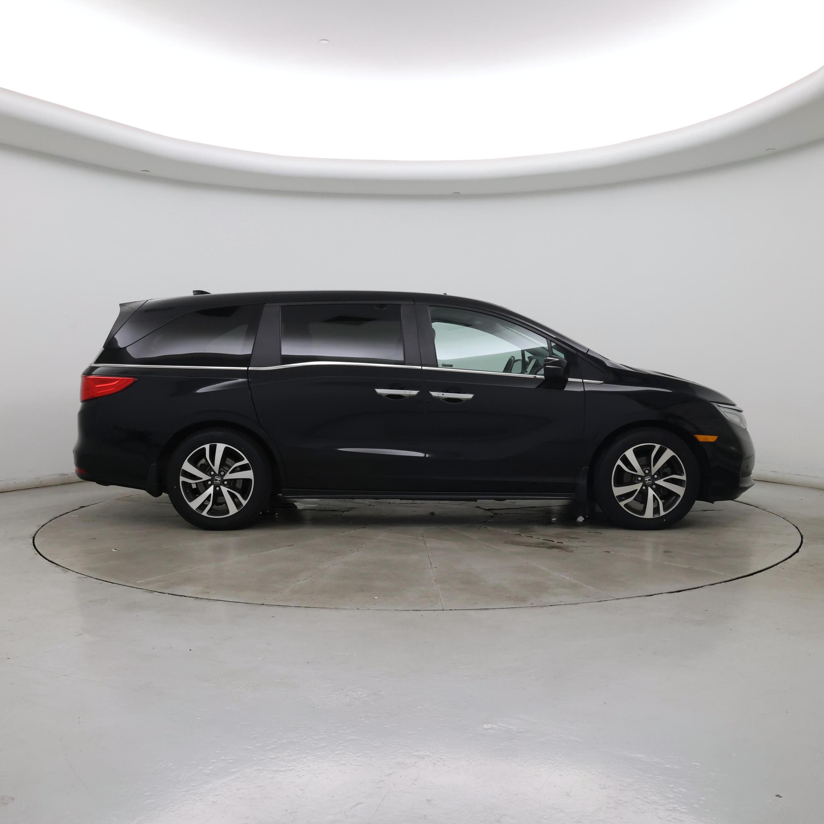Thumbnail: 2023 Honda Odyssey - 7