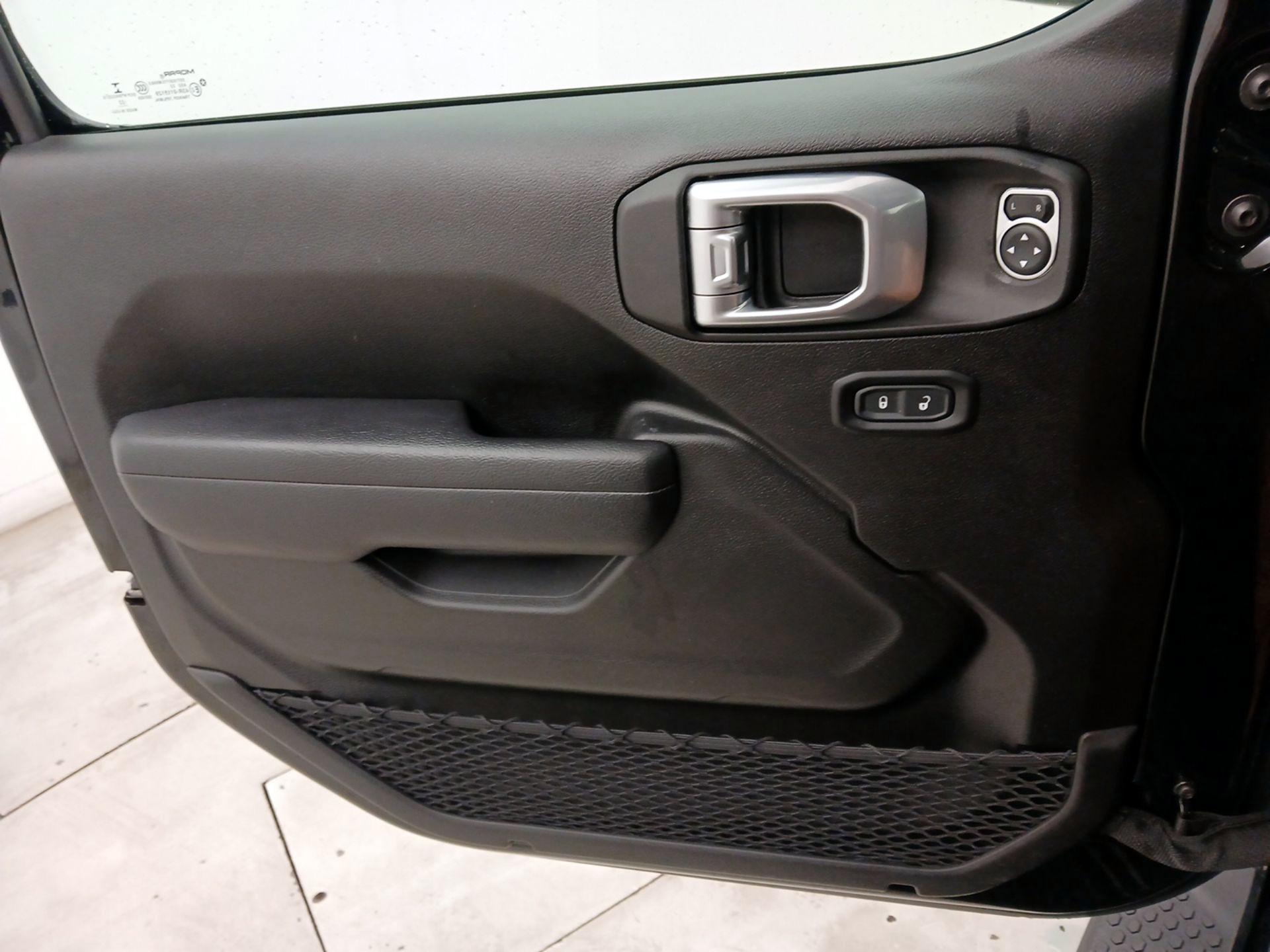 Thumbnail: 2022 Jeep Wrangler - 12