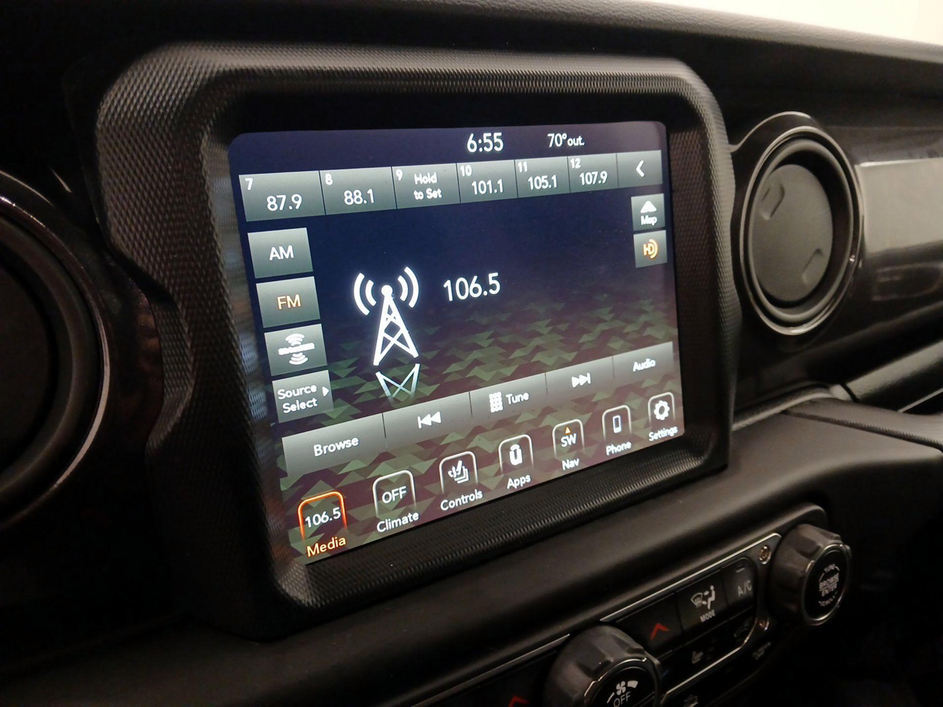 Thumbnail: 2022 Jeep Wrangler - 16