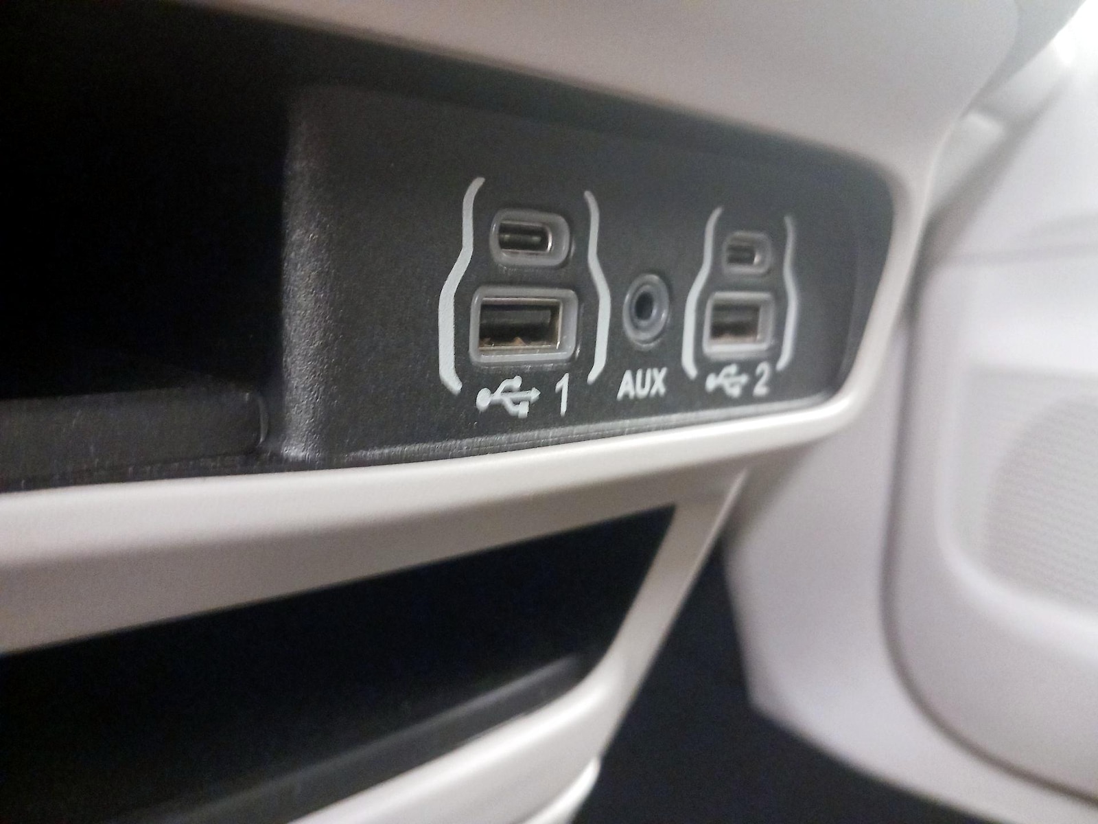 2023 Chrysler Pacifica Hybrid Touring L - Photo 19