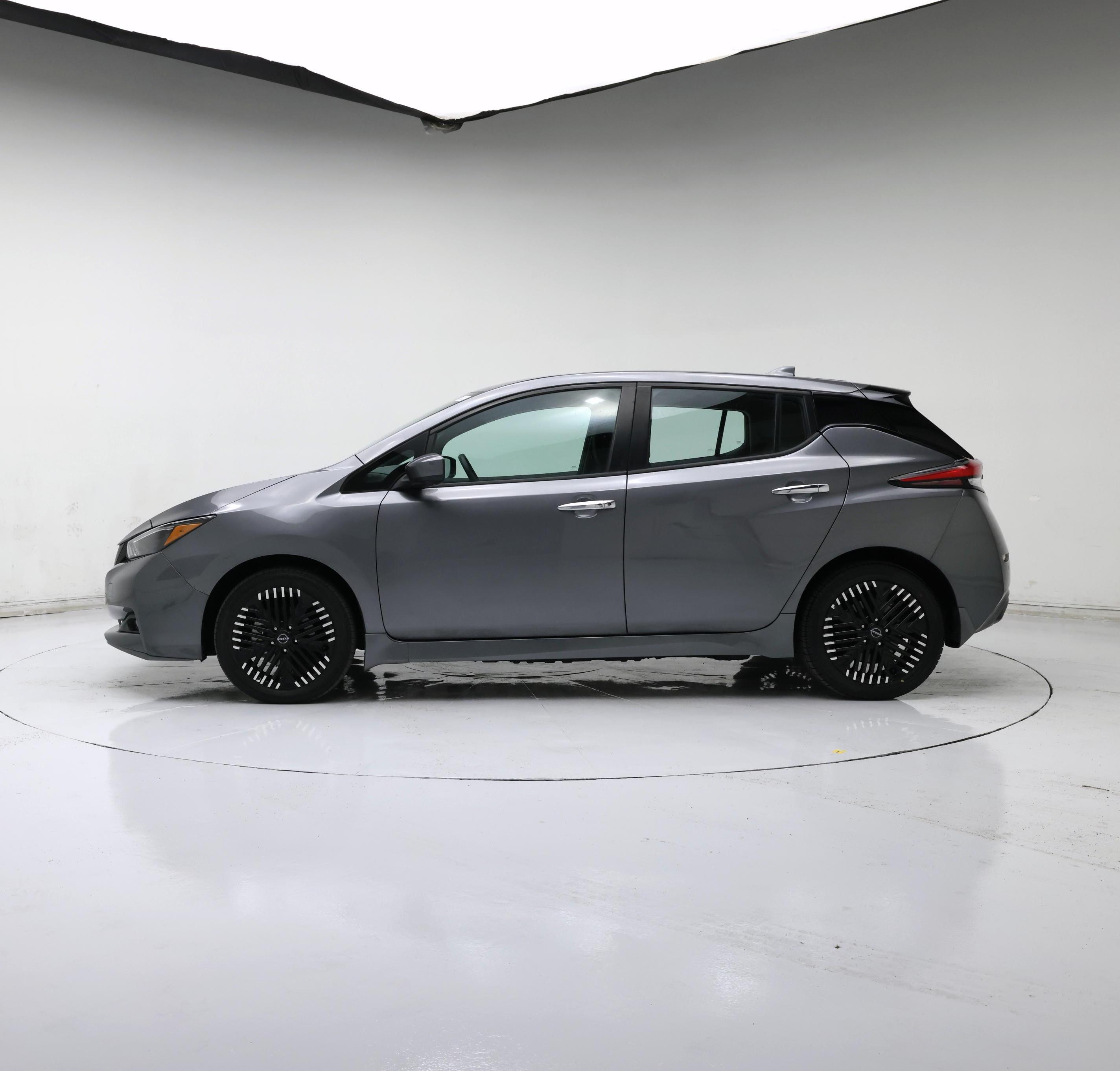 Thumbnail: 2024 Nissan Leaf - 3
