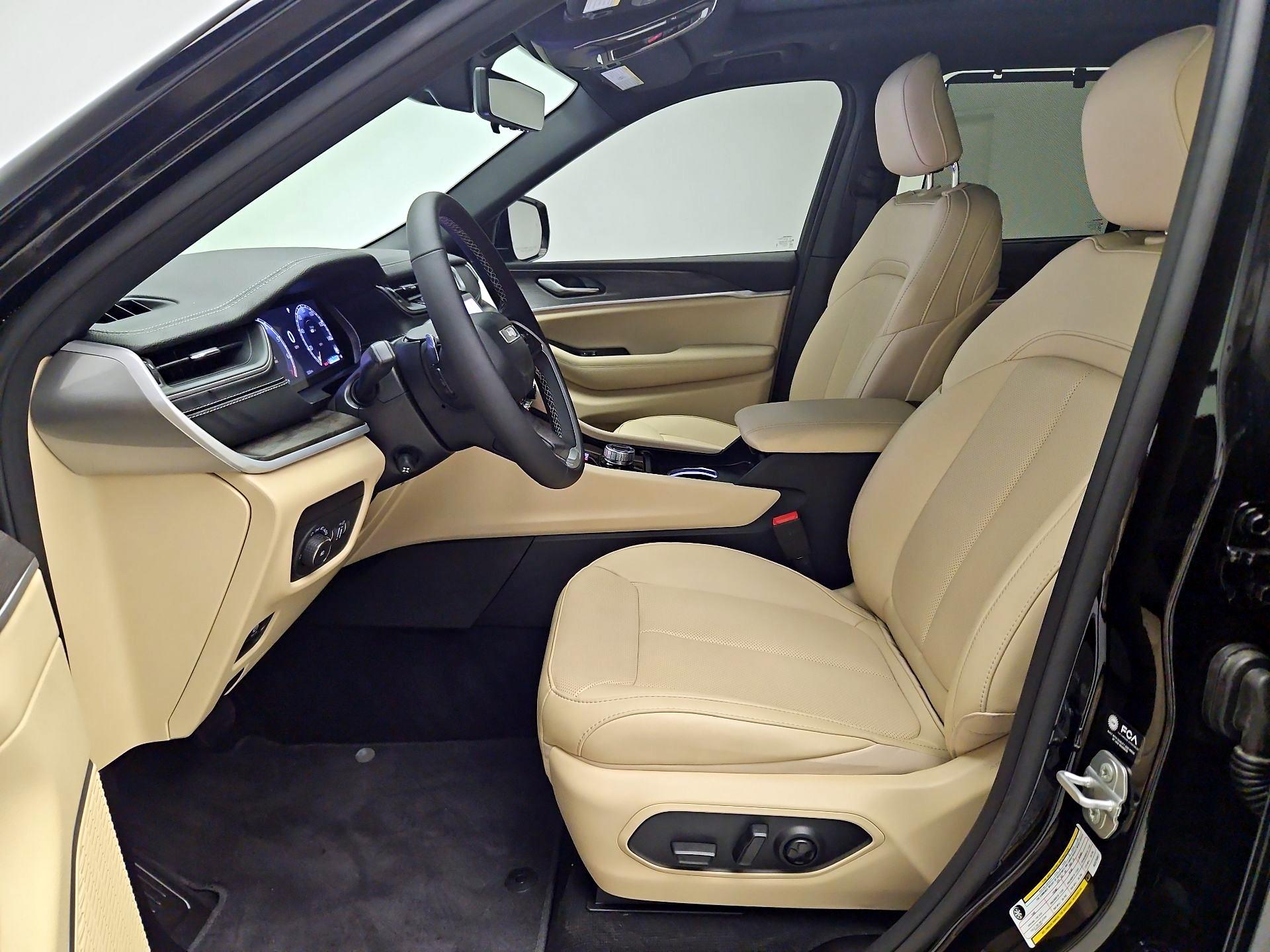 Thumbnail: 2025 Jeep Grand Cherokee - 11