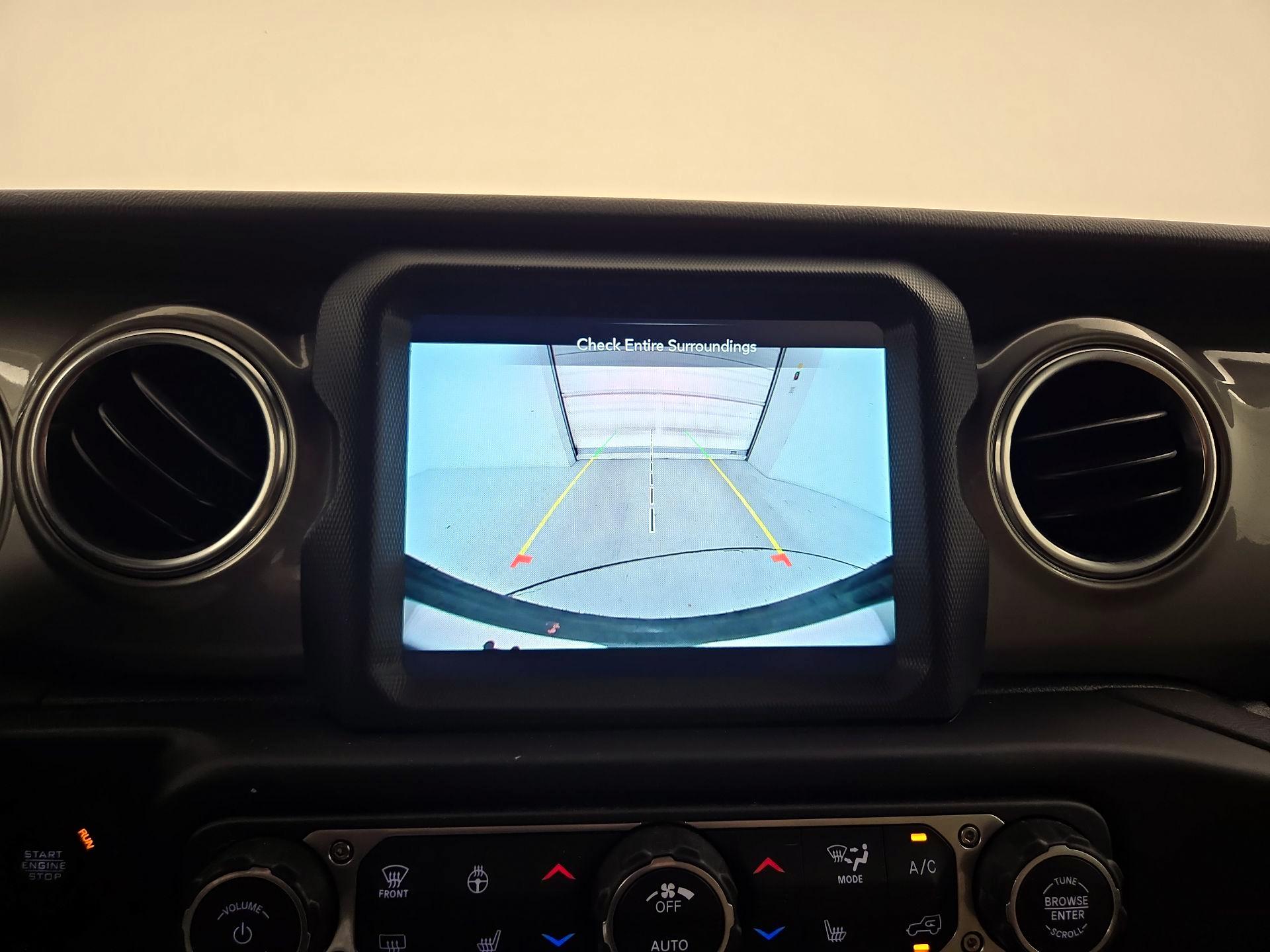 Thumbnail: 2022 Jeep Wrangler - 15