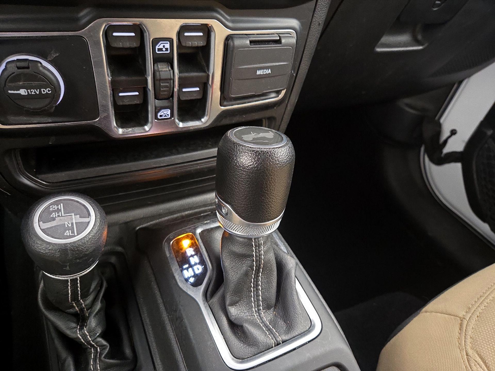 Thumbnail: 2022 Jeep Wrangler - 18