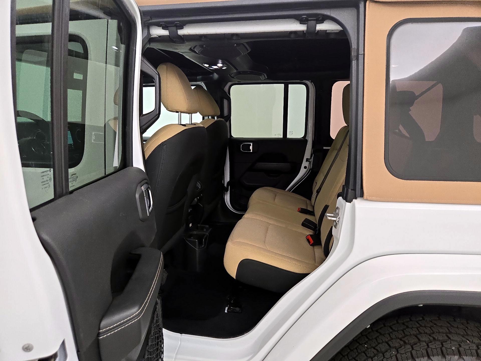 Thumbnail: 2022 Jeep Wrangler - 20
