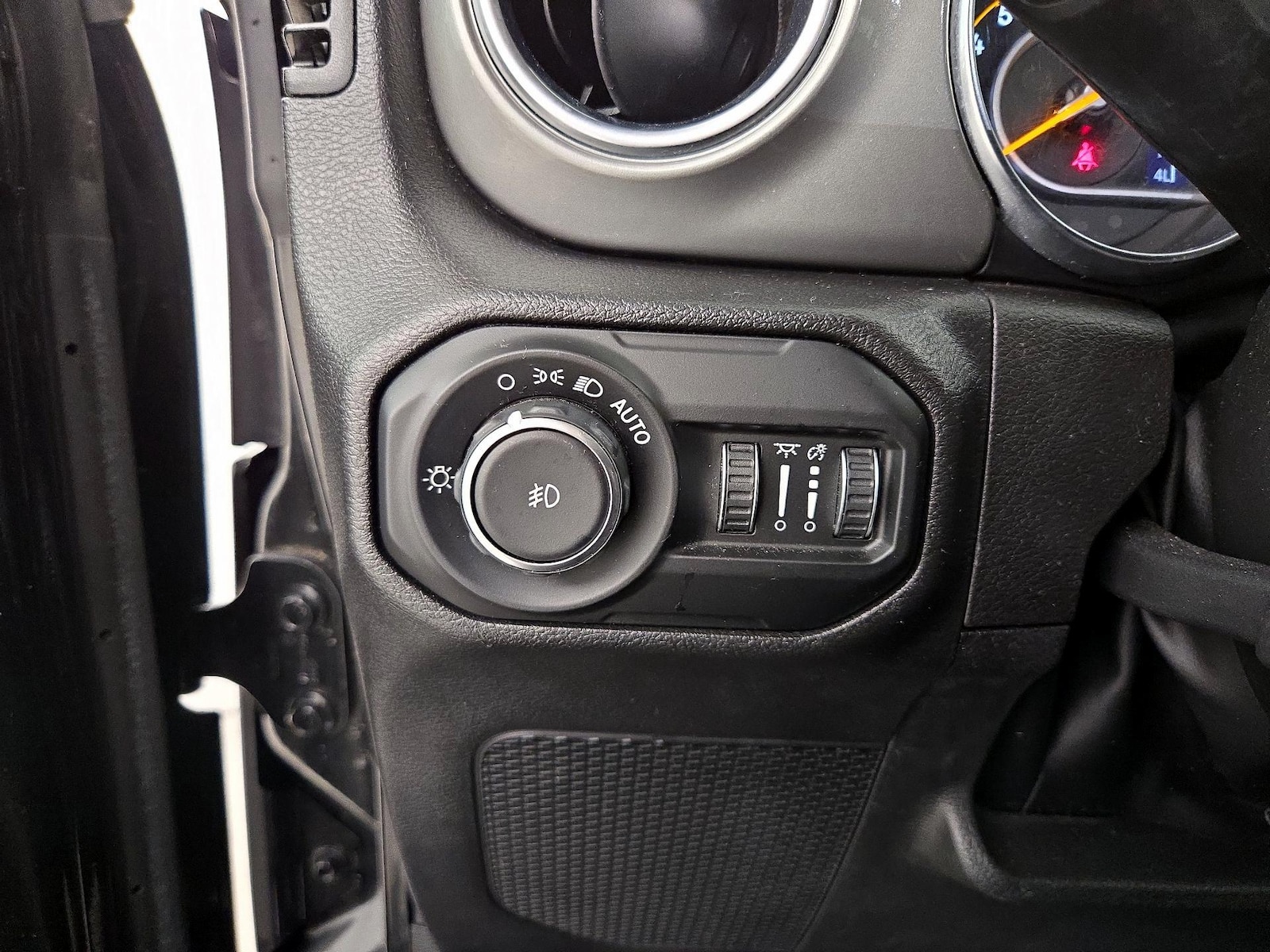 2022 Jeep Wrangler Unlimited Sahara - Photo 14