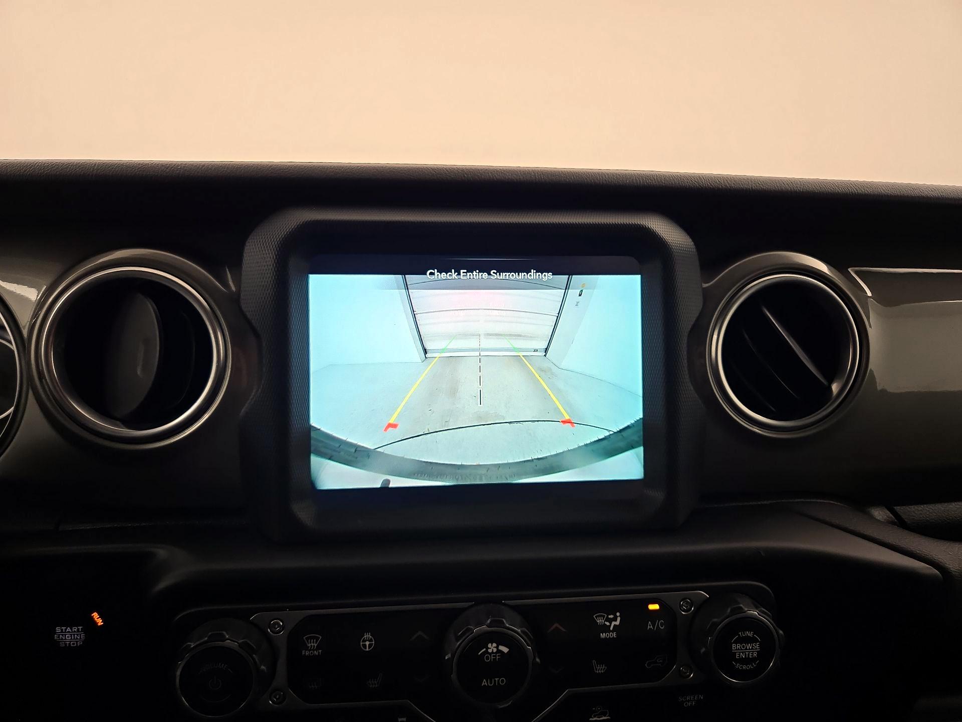 Thumbnail: 2022 Jeep Wrangler - 15