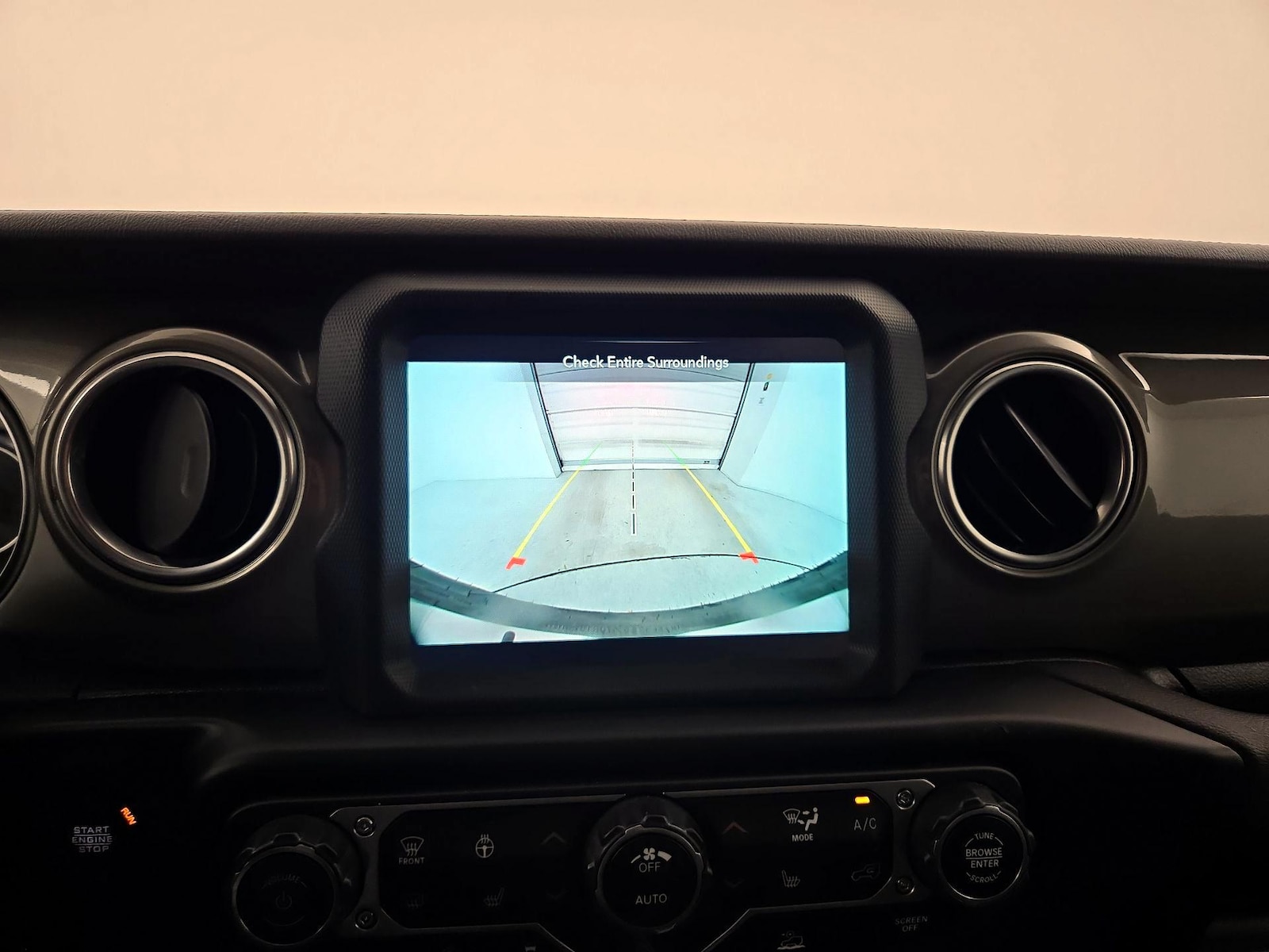 2022 Jeep Wrangler Unlimited Sahara - Photo 16