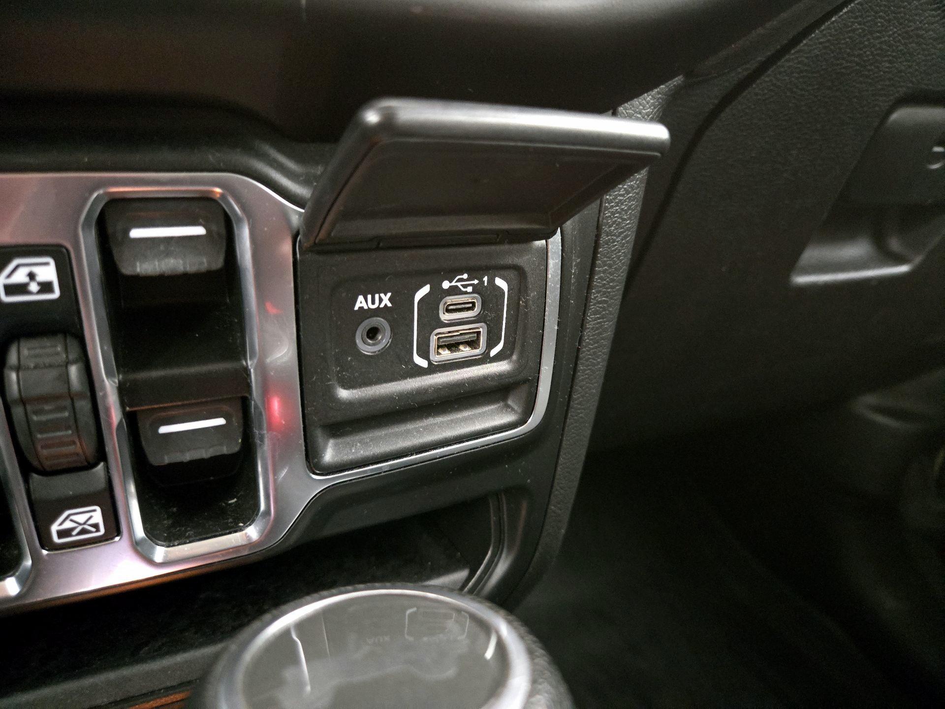 Thumbnail: 2022 Jeep Wrangler - 19