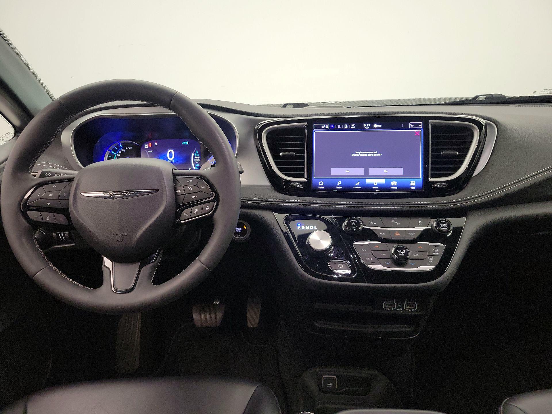 Thumbnail: 2023 Chrysler Pacifica - 9